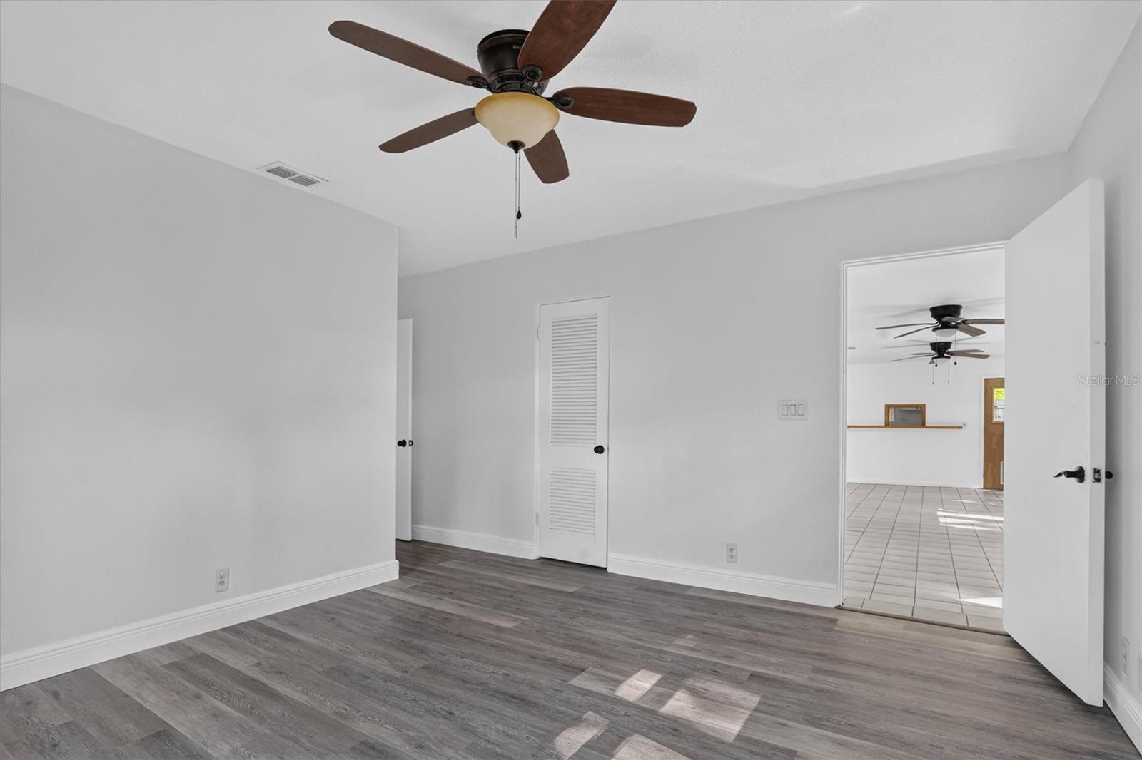 1202 ORANOLE RD