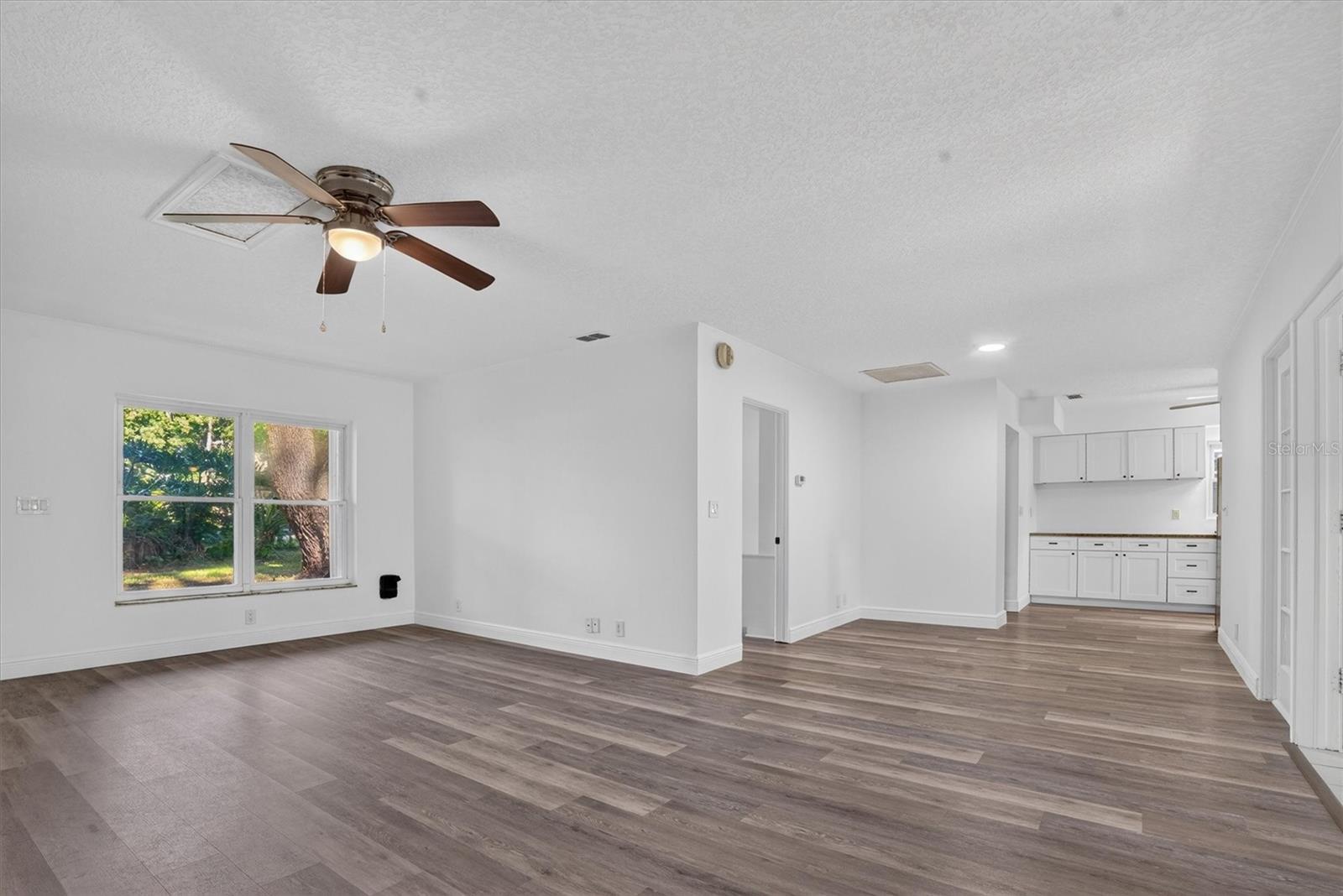 1202 ORANOLE RD