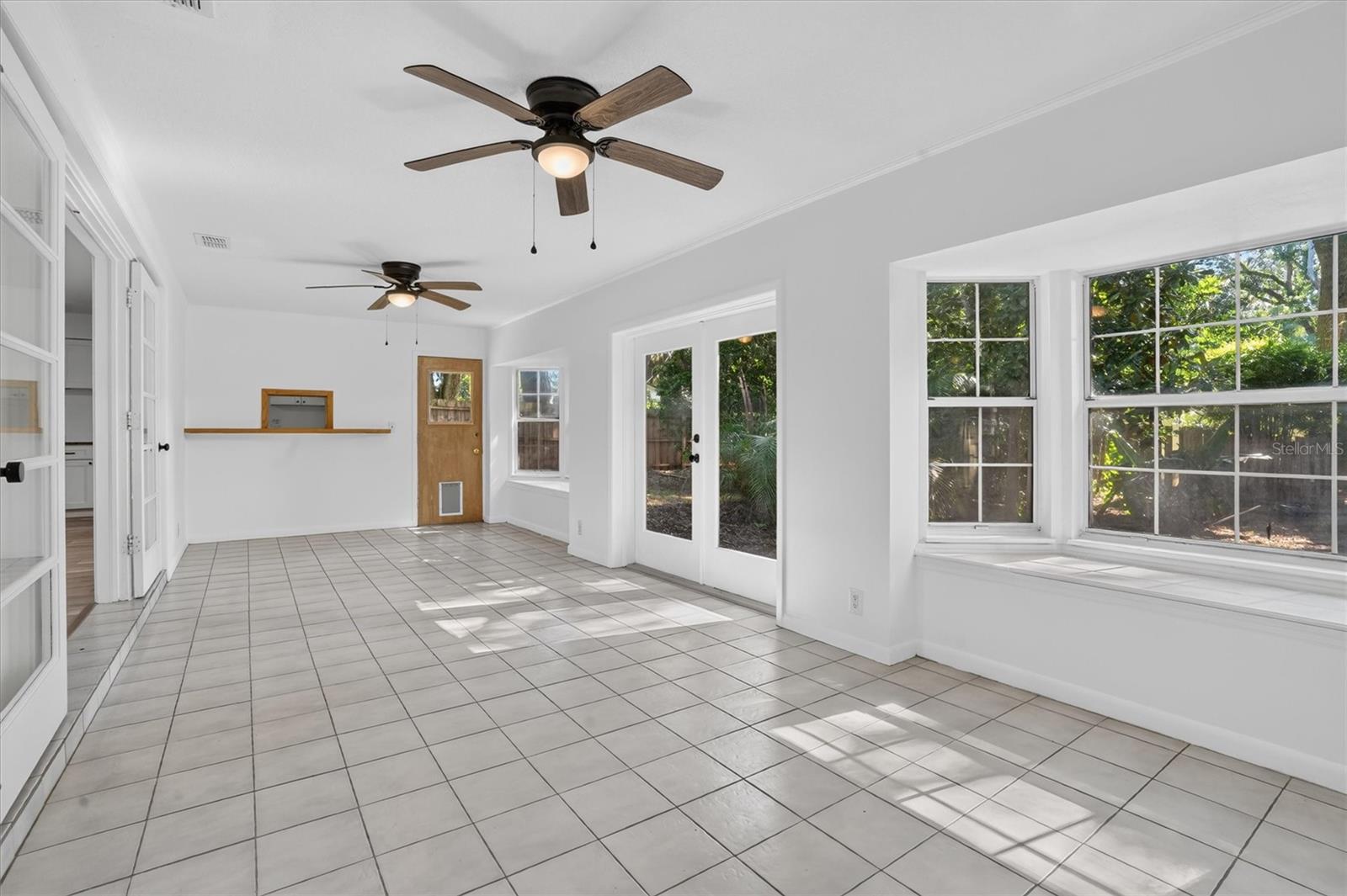 1202 ORANOLE RD