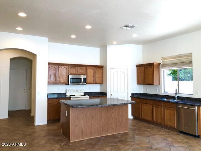 1849 E DERRINGER Way
