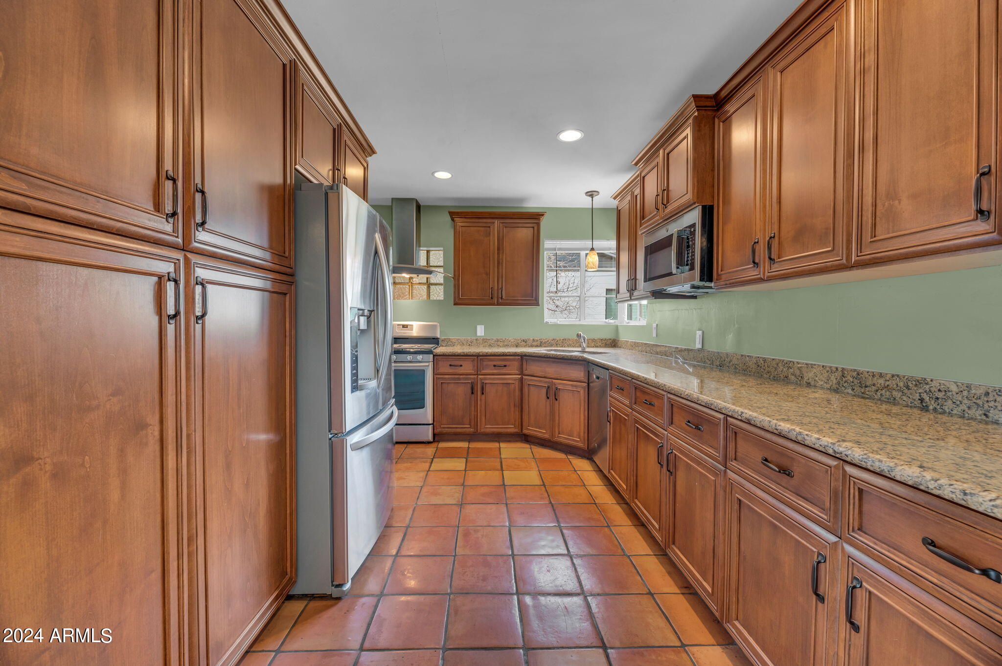 528 W SAN JUAN Avenue