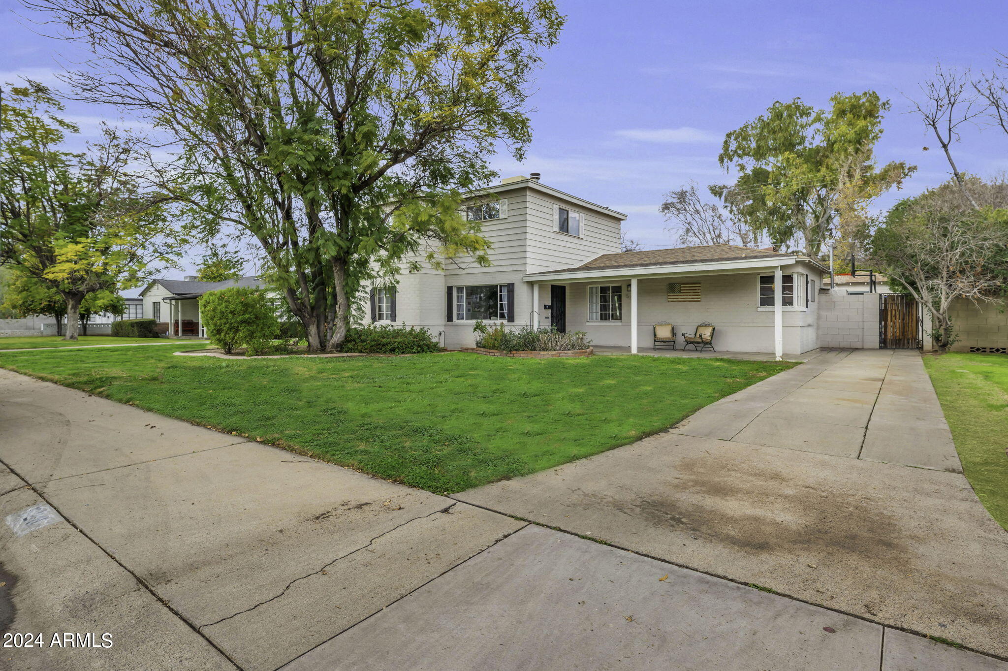 528 W SAN JUAN Avenue