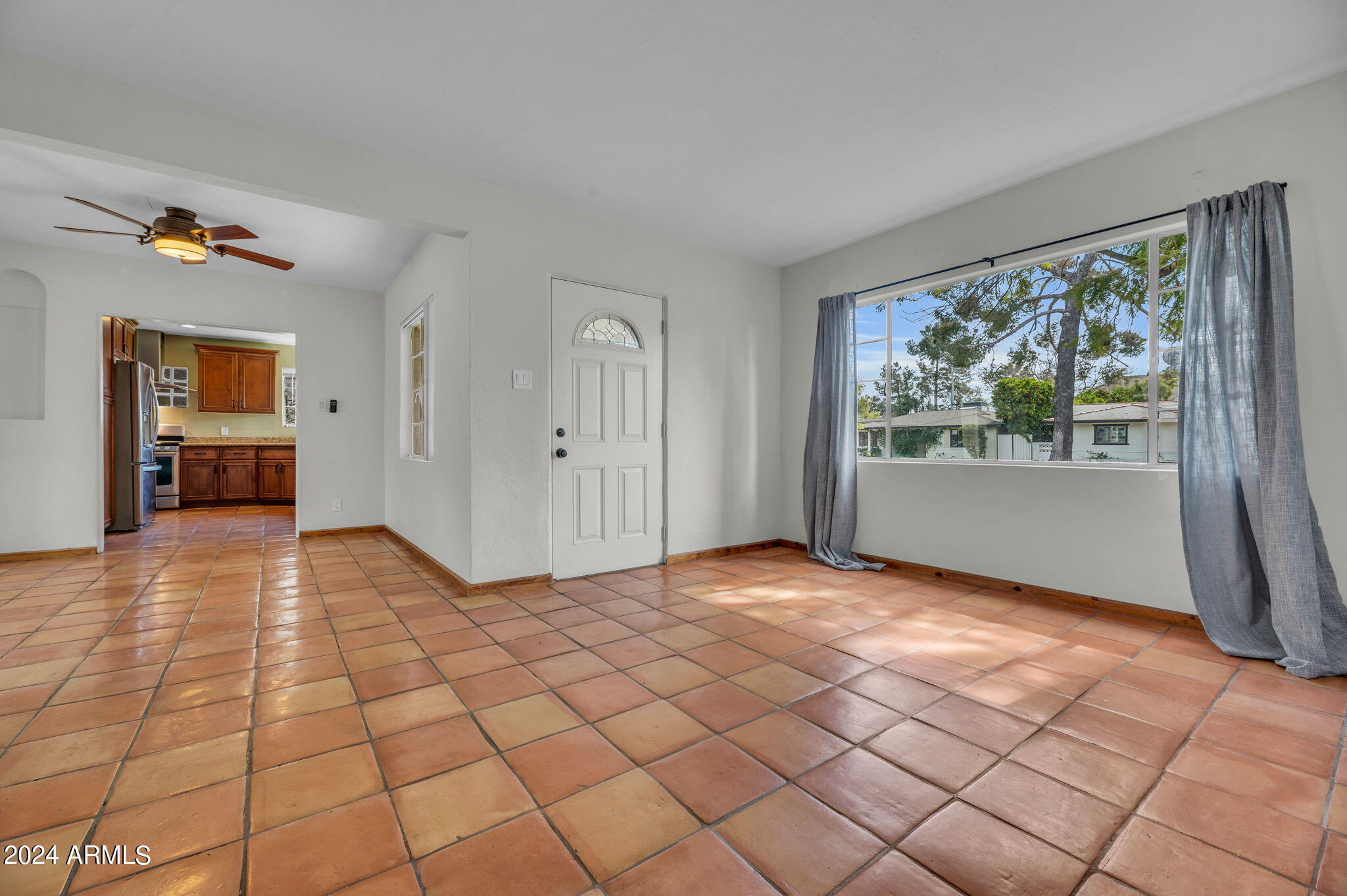 528 W SAN JUAN Avenue