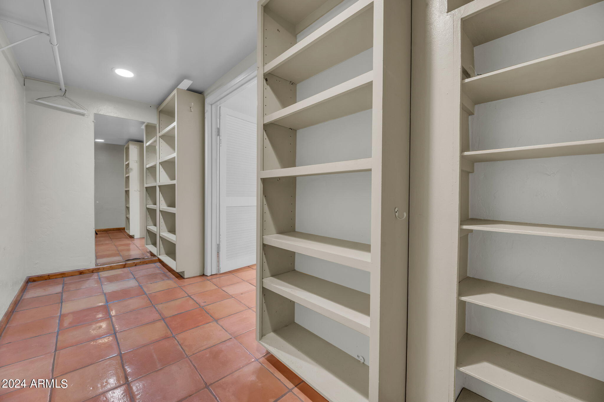 528 W SAN JUAN Avenue