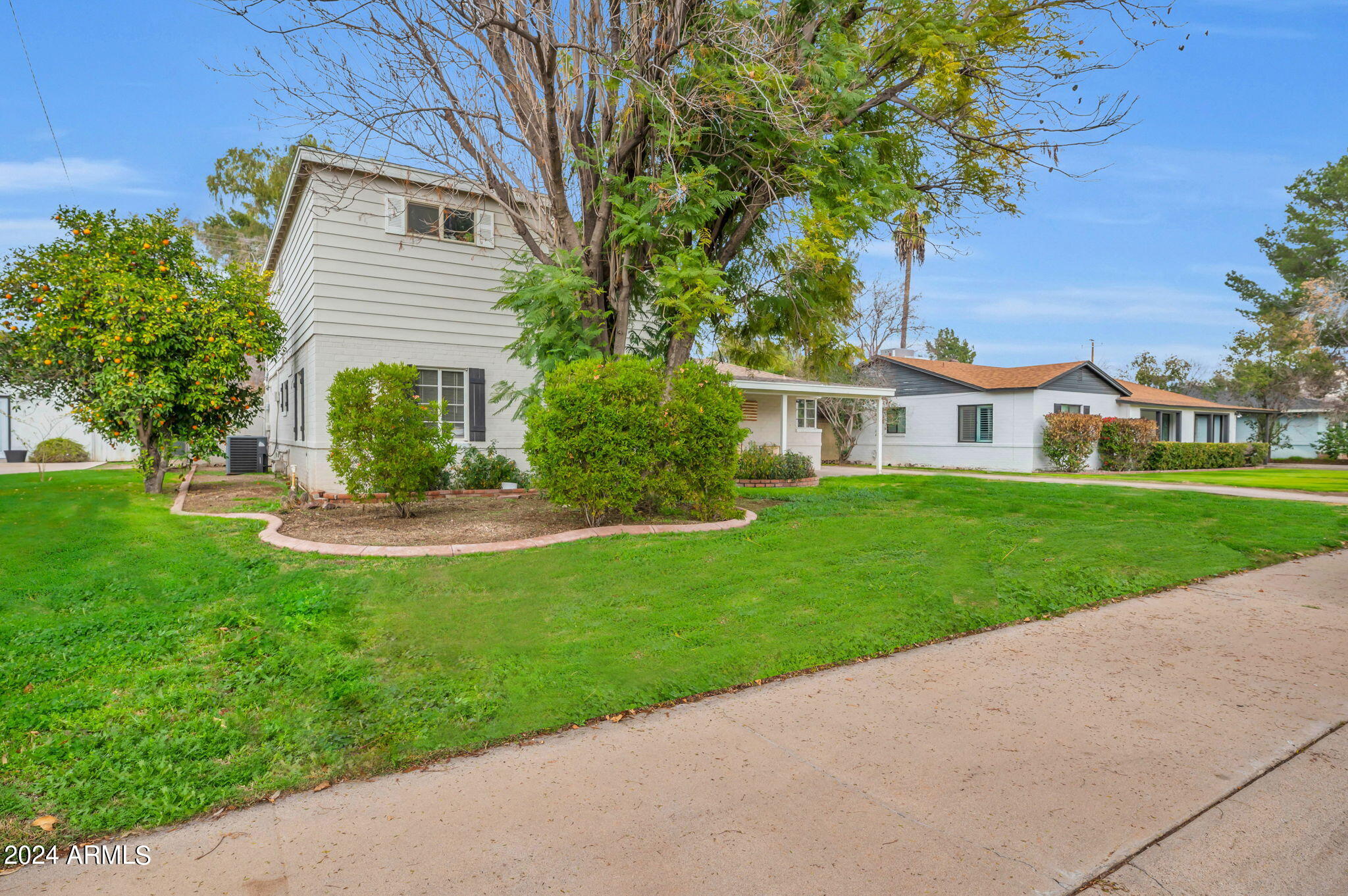 528 W SAN JUAN Avenue