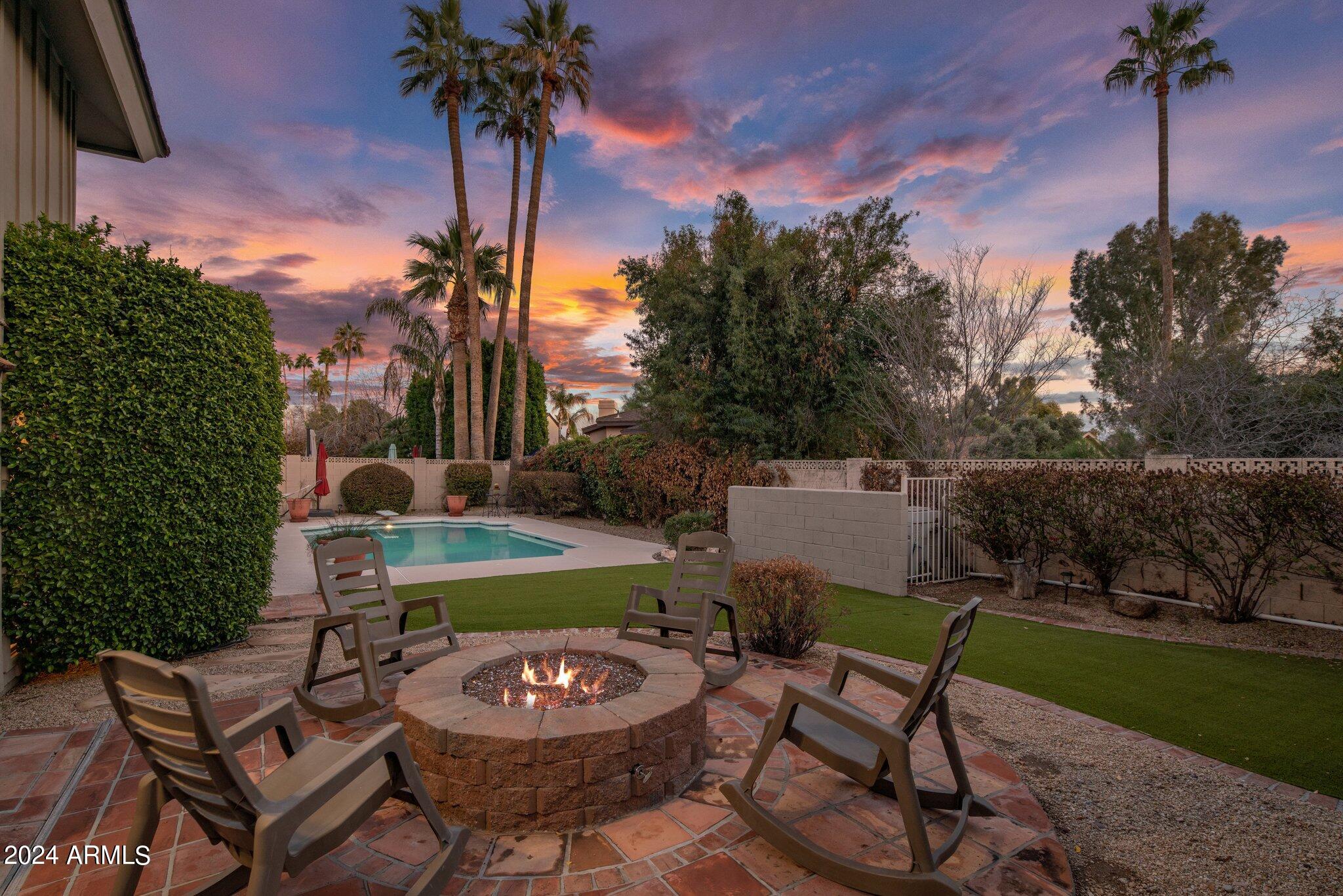 339 W LAS PALMARITAS Drive