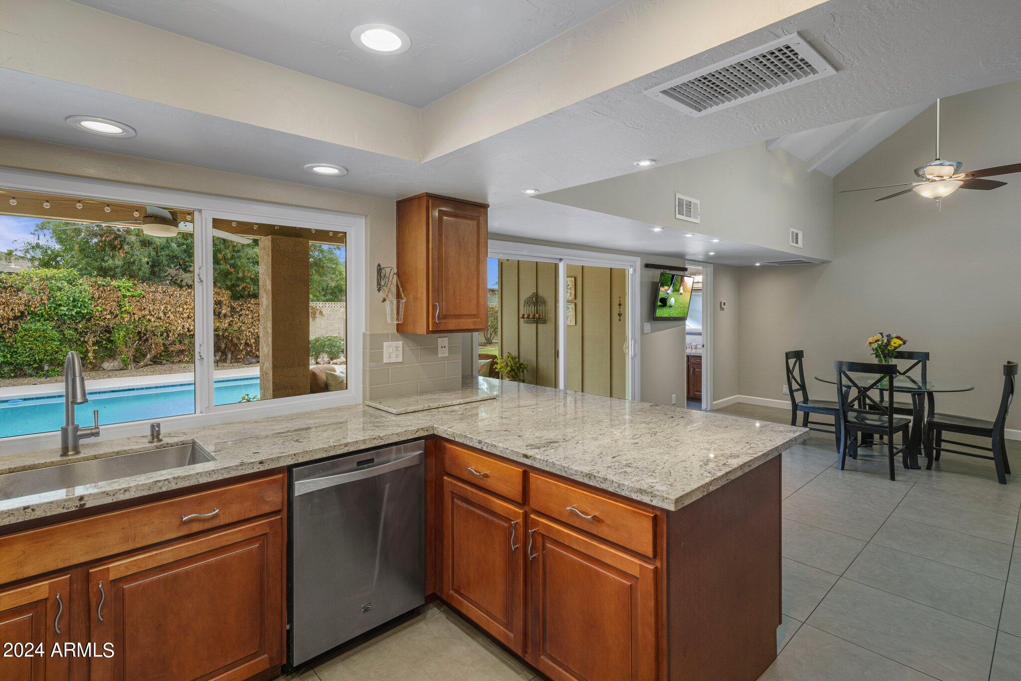 339 W LAS PALMARITAS Drive