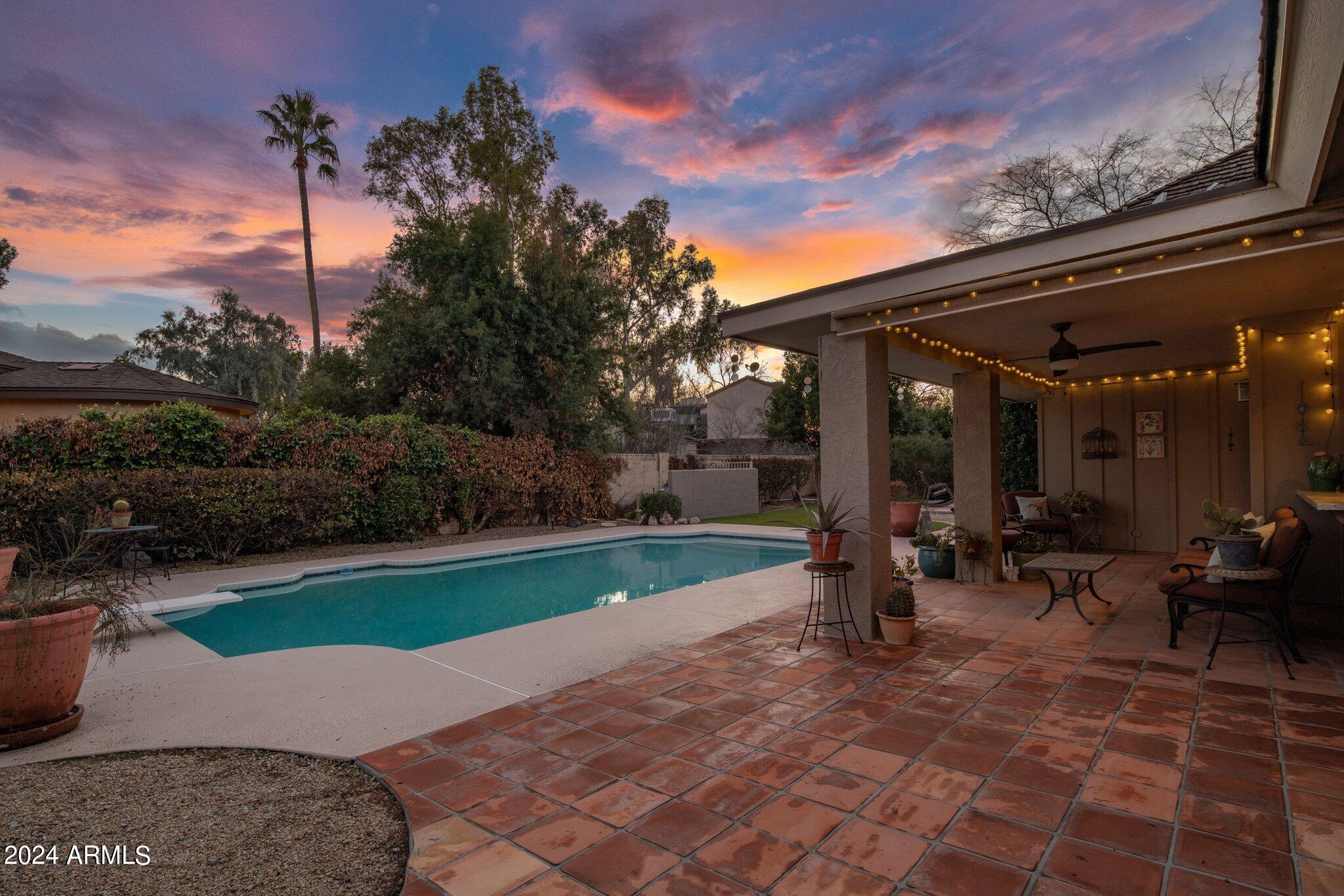 339 W LAS PALMARITAS Drive