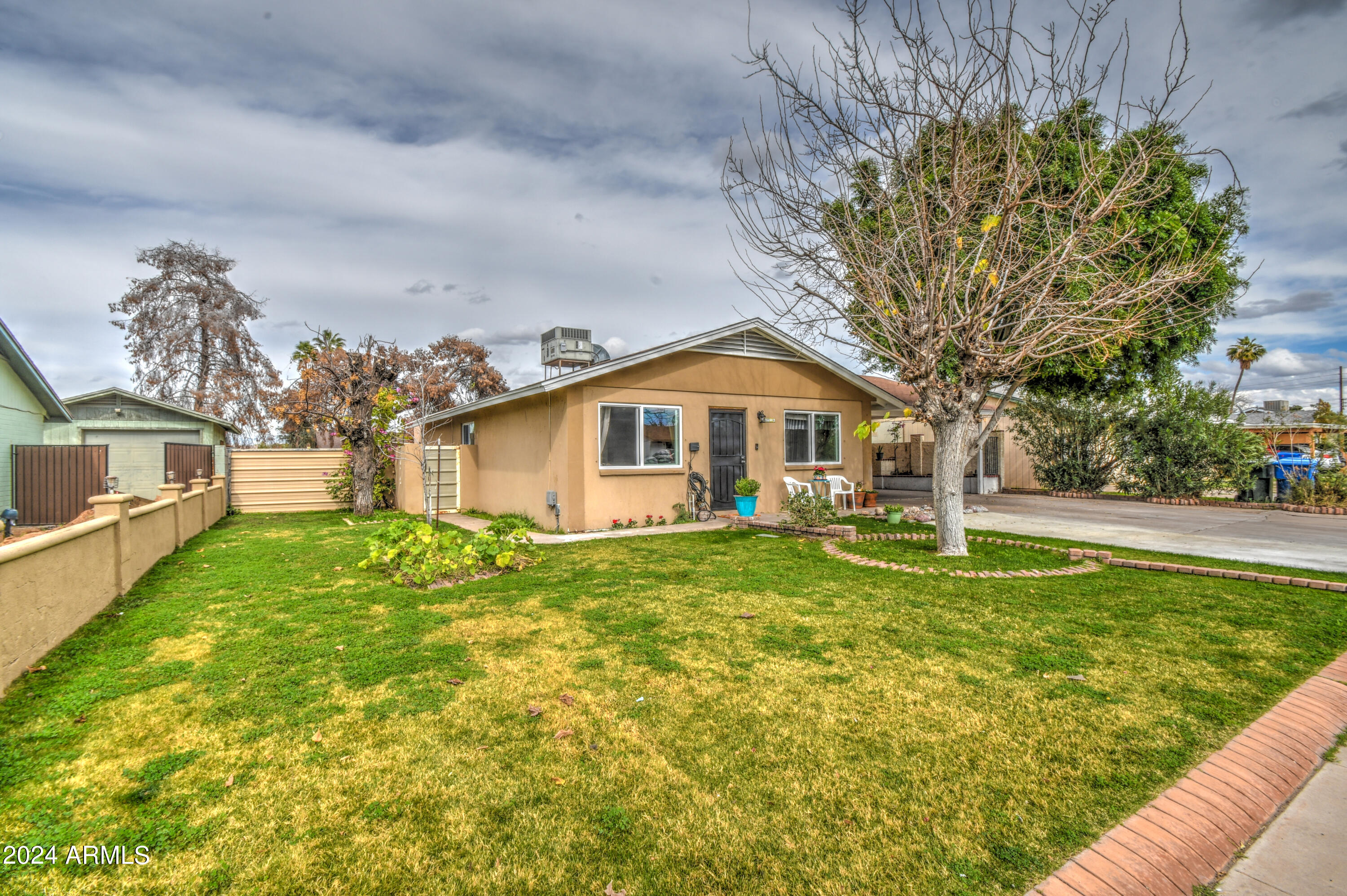 4716 E SAINT CATHERINE Avenue