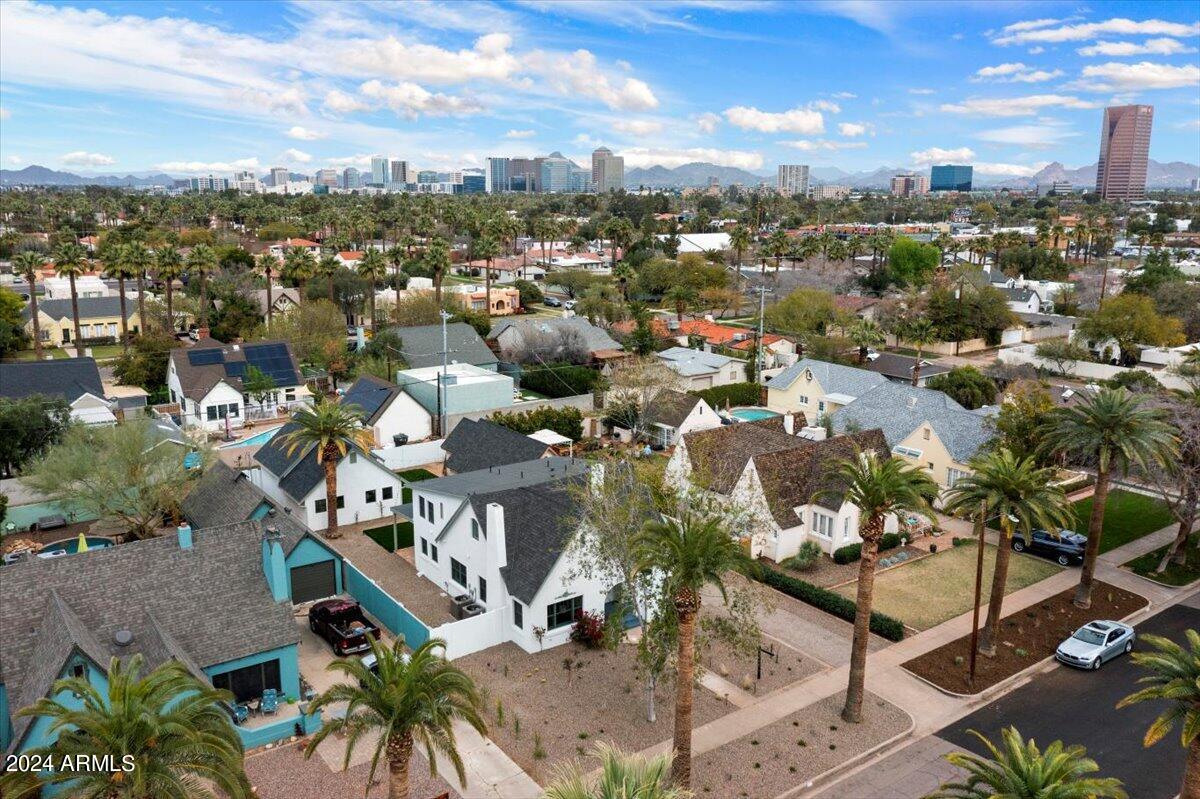 914 W WILLETTA Street