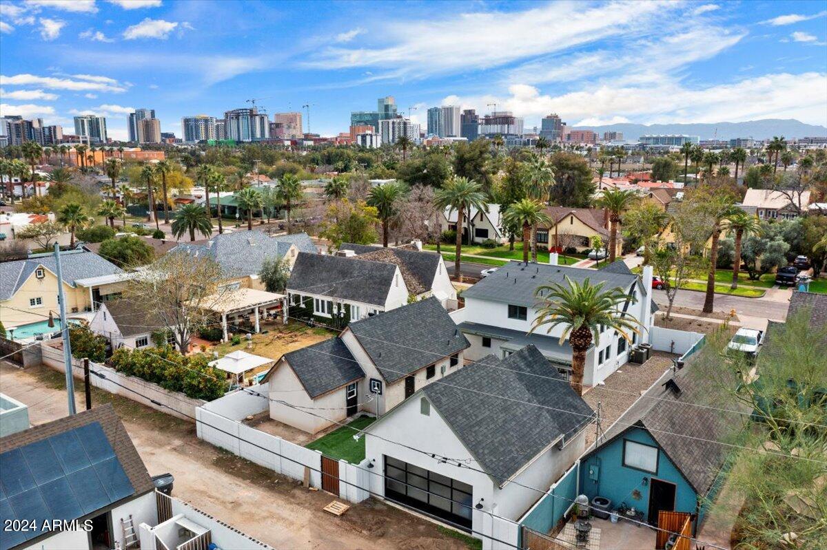 914 W WILLETTA Street
