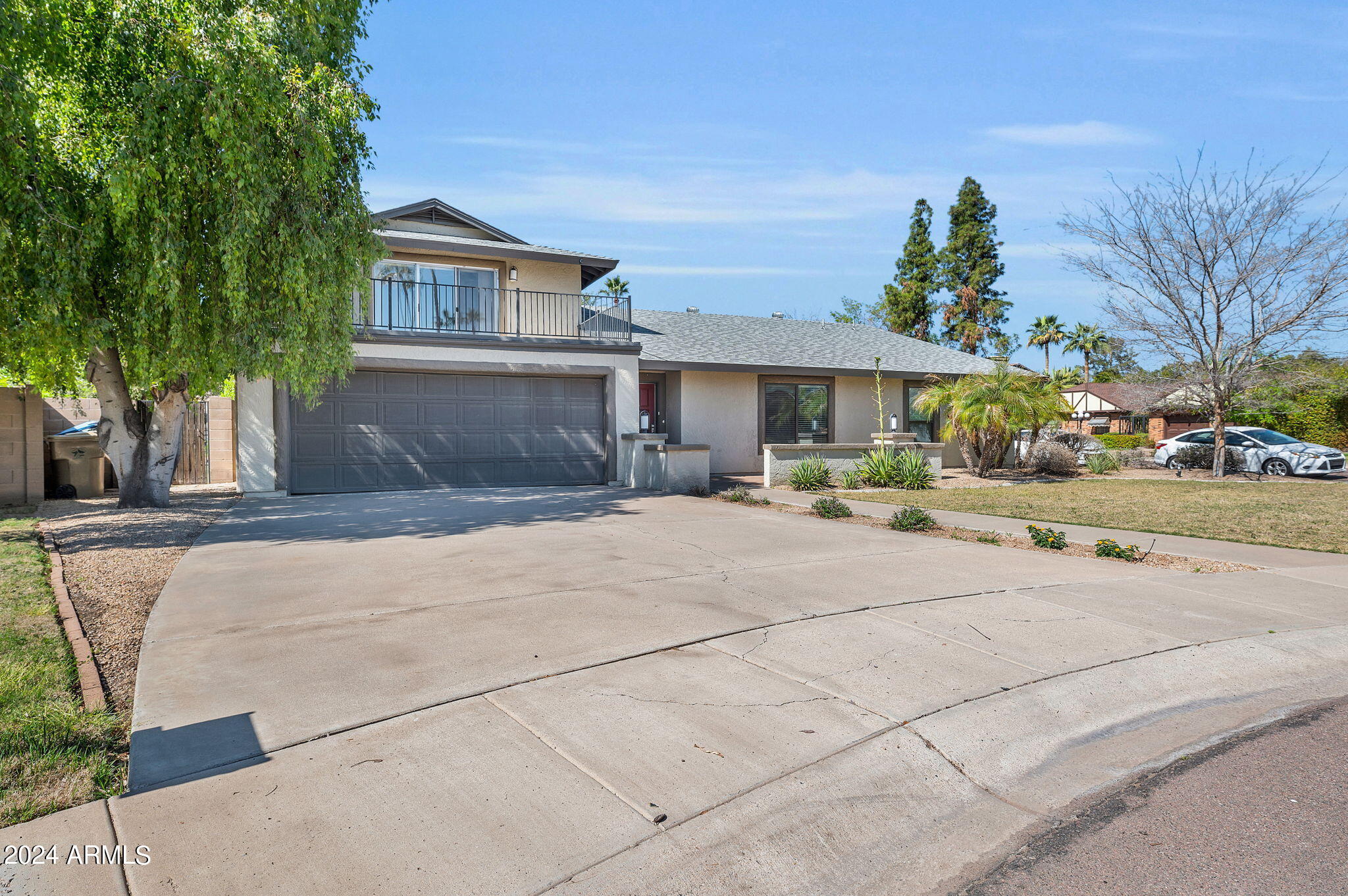 529 W LAS PALMARITAS Drive