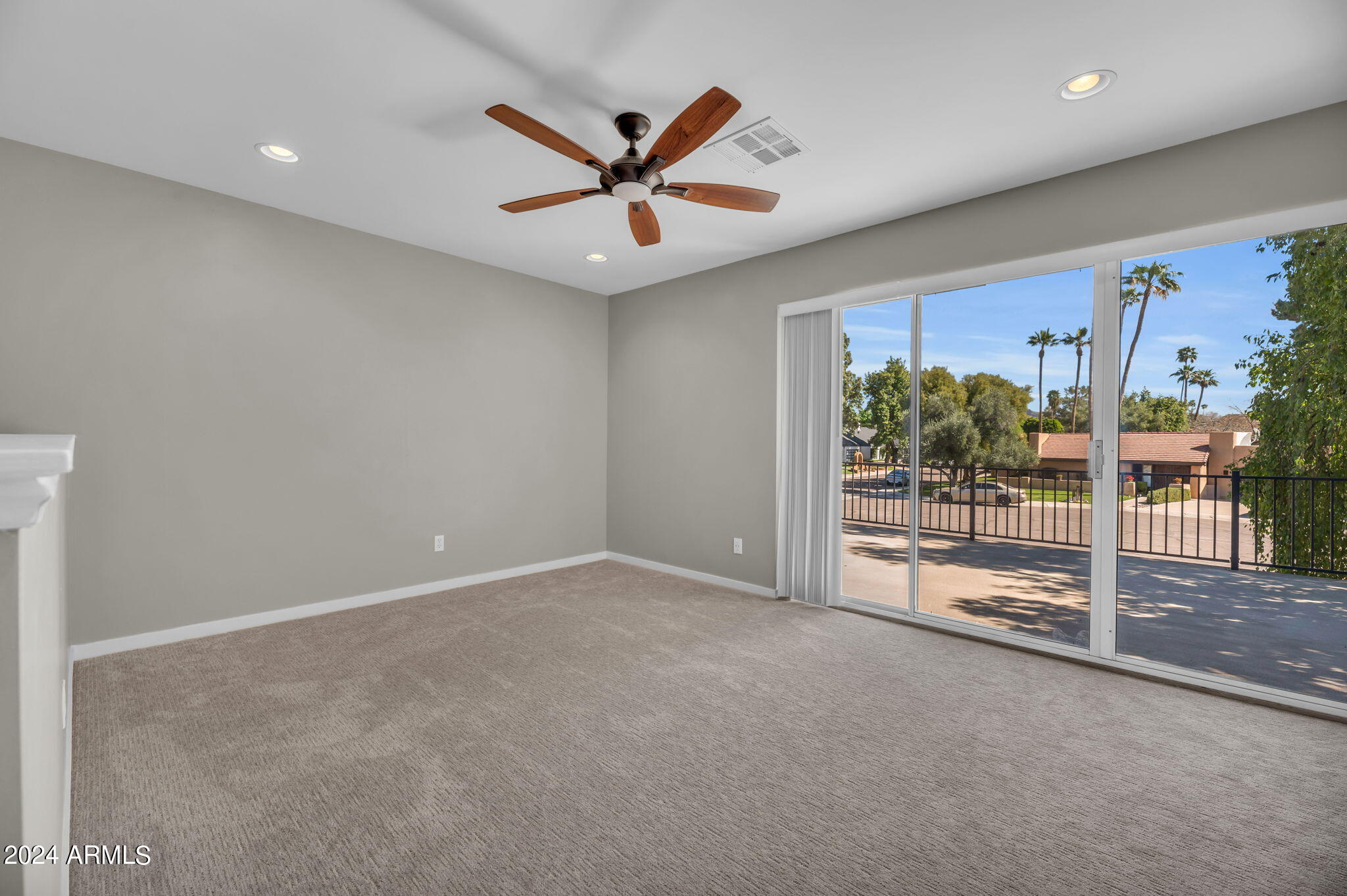 529 W LAS PALMARITAS Drive