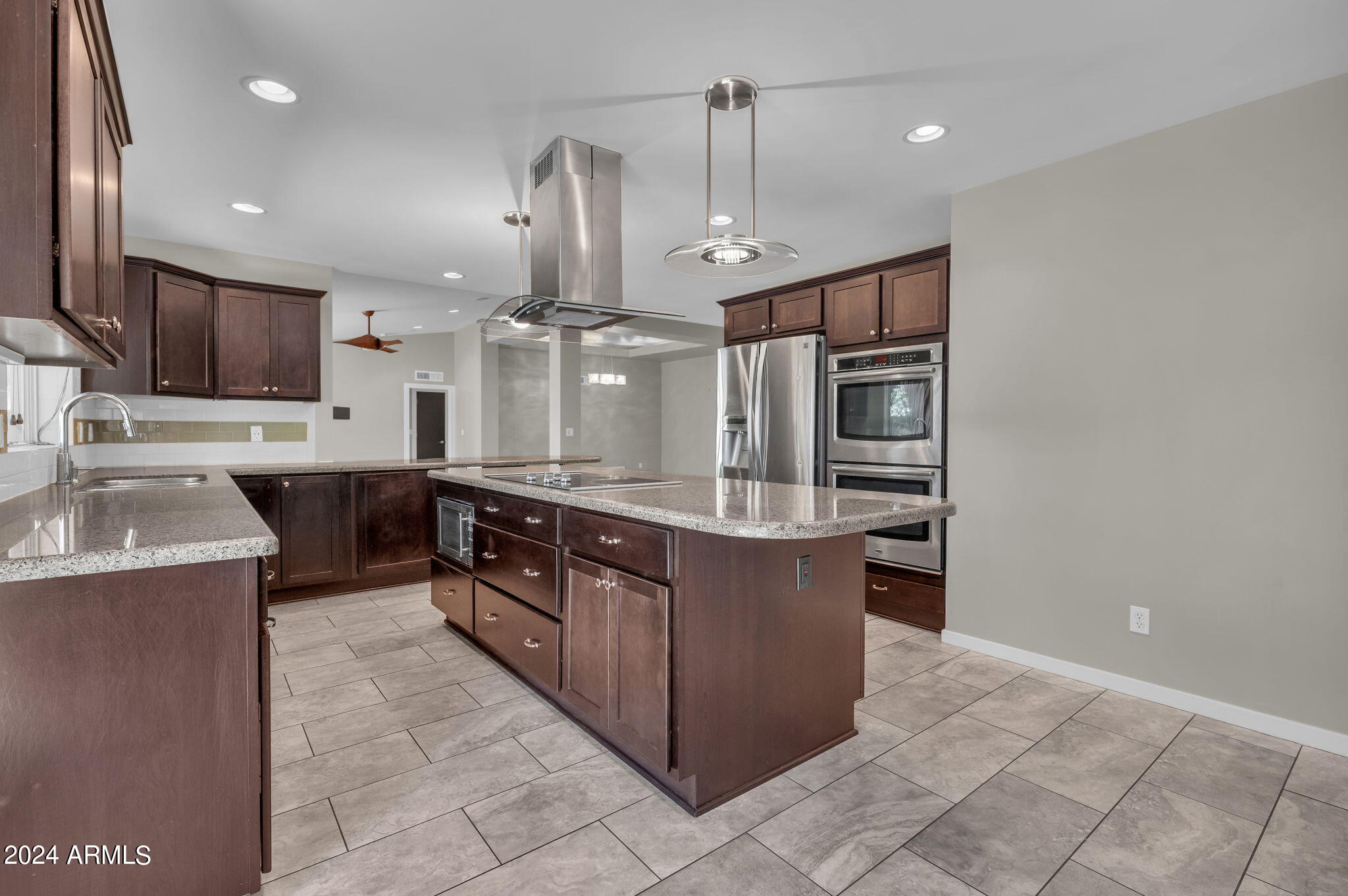 529 W LAS PALMARITAS Drive