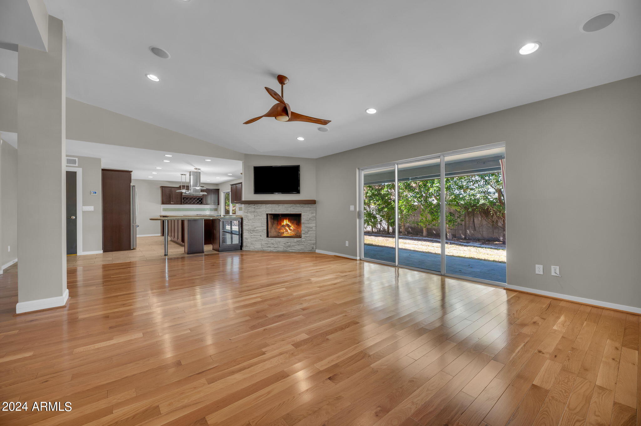 529 W LAS PALMARITAS Drive