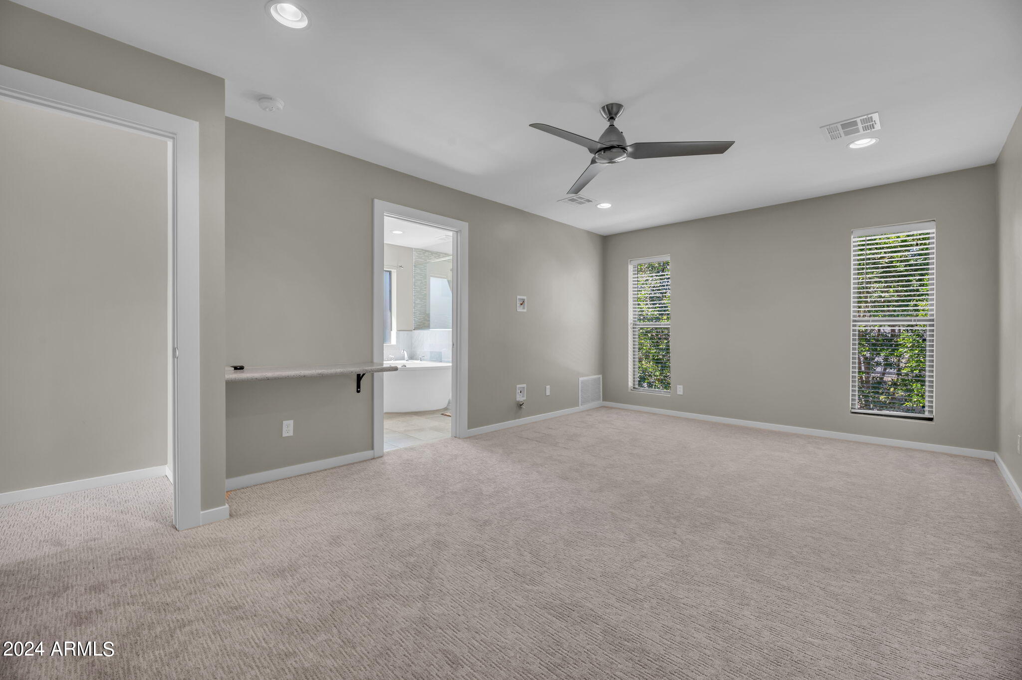 529 W LAS PALMARITAS Drive