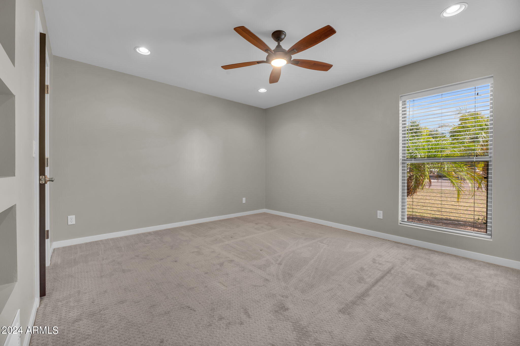 529 W LAS PALMARITAS Drive
