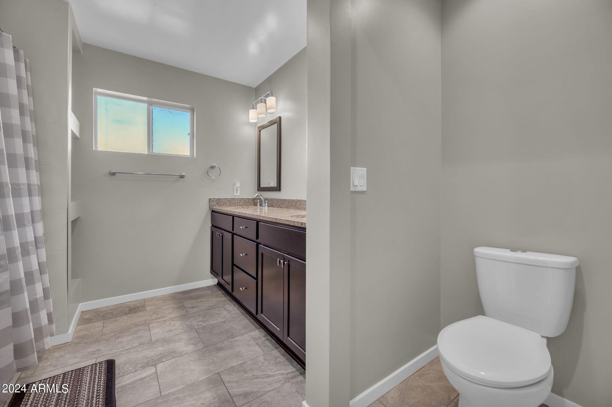 529 W LAS PALMARITAS Drive