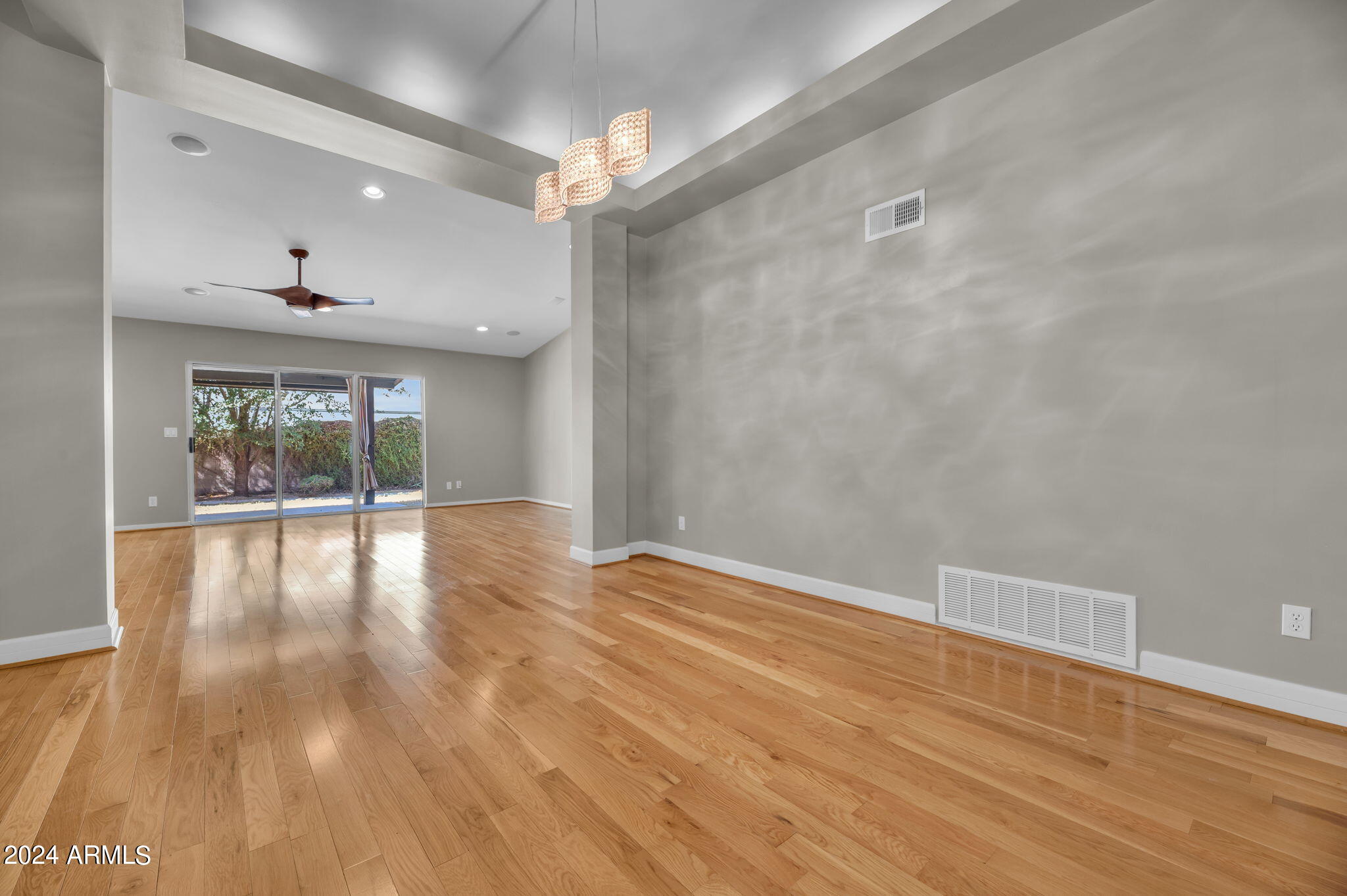 529 W LAS PALMARITAS Drive