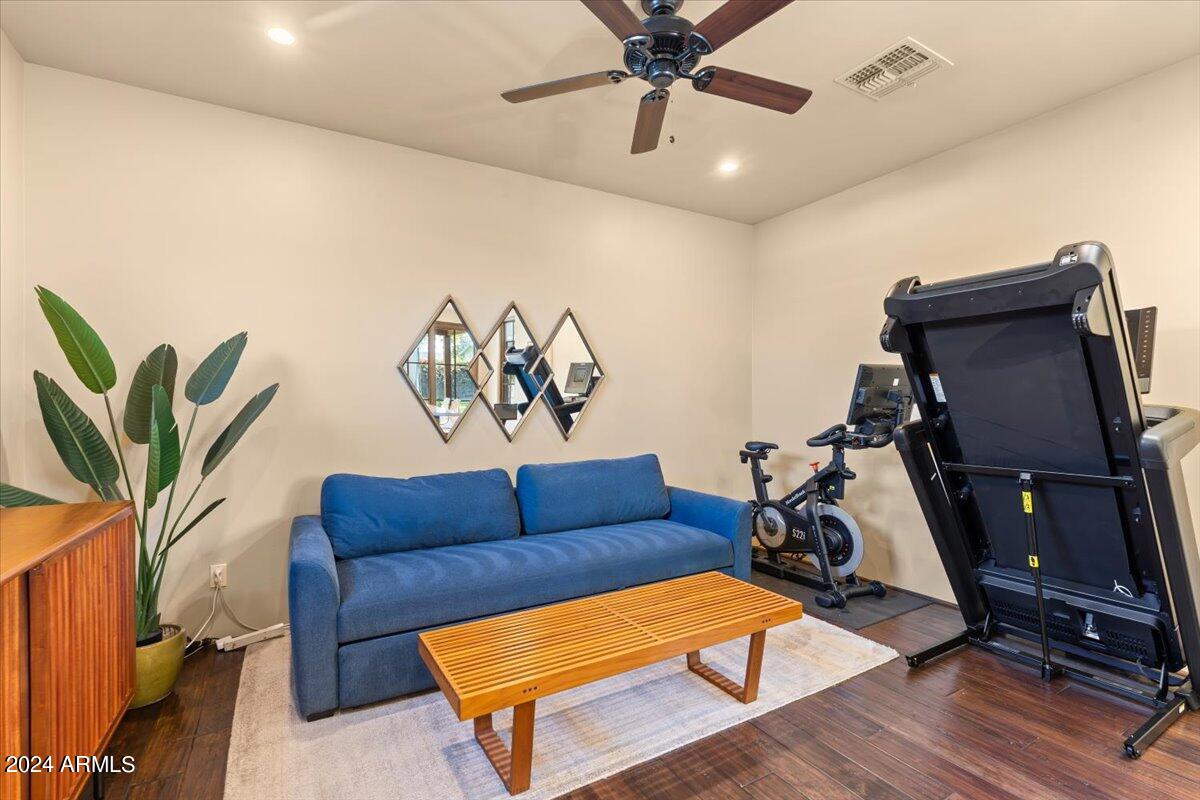 314 E ROSE Lane