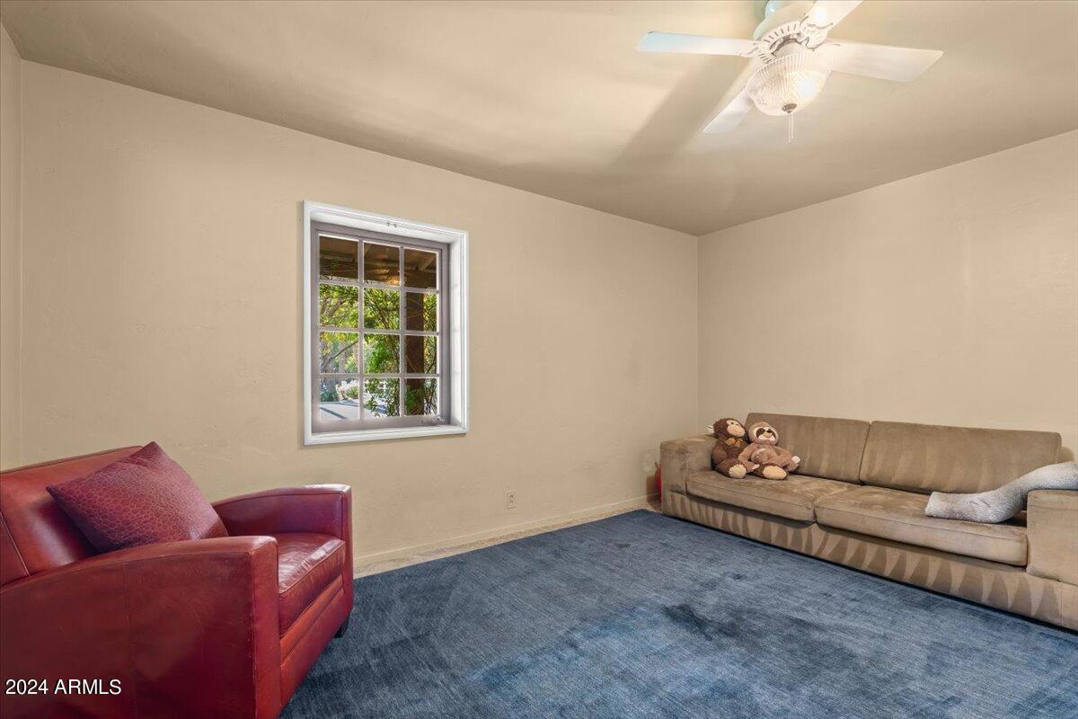 314 E ROSE Lane