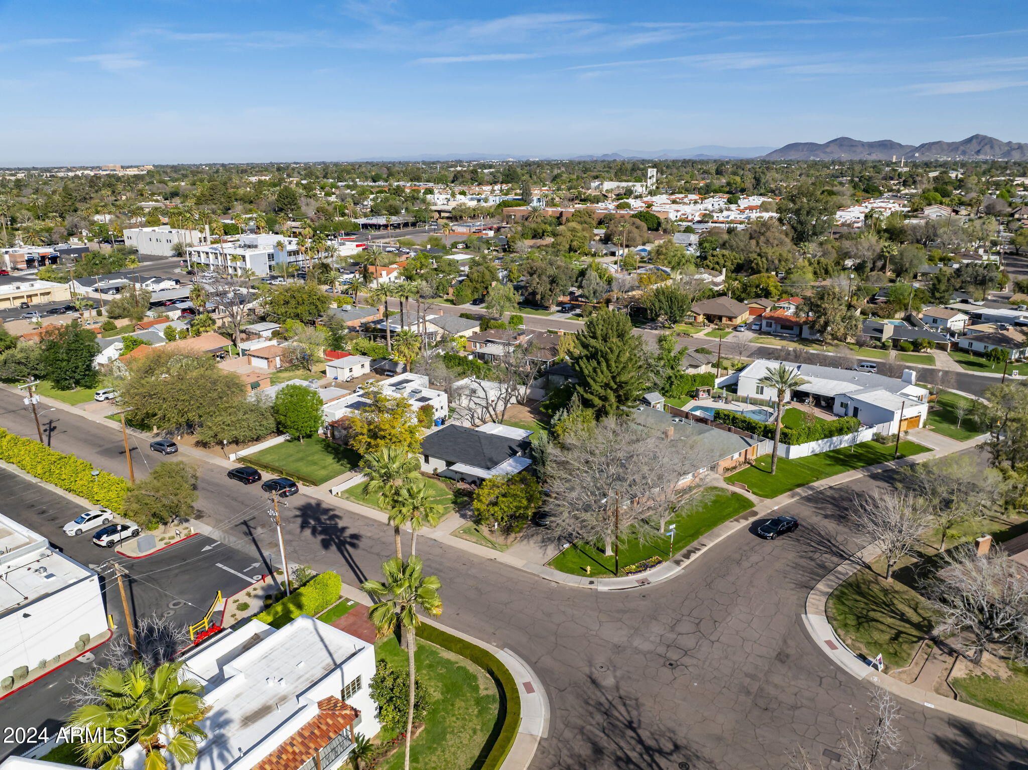 50 E MEDLOCK Drive