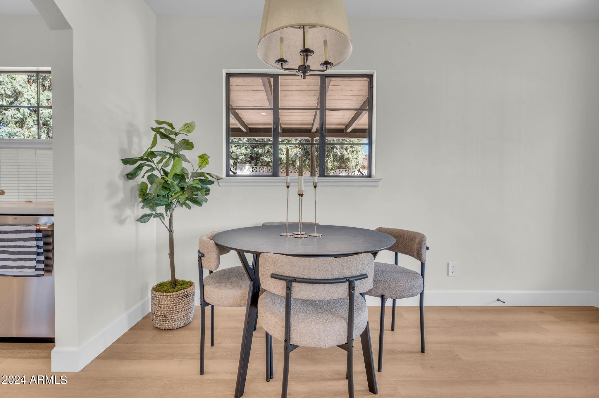 50 E MEDLOCK Drive