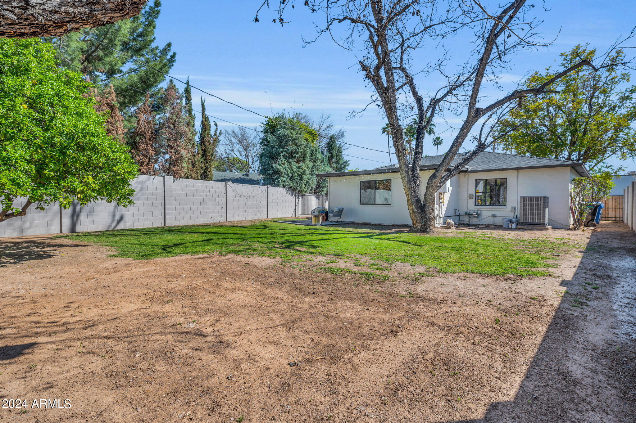 50 E MEDLOCK Drive