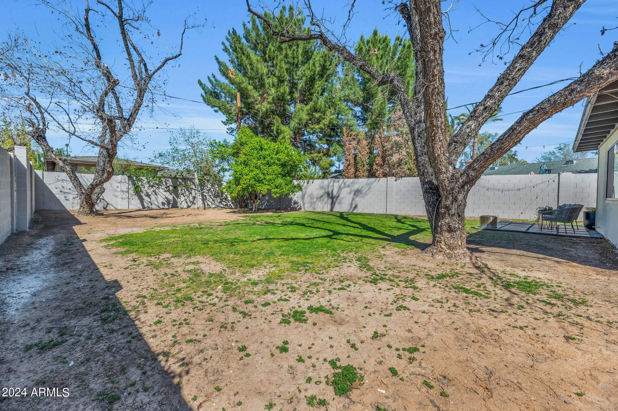 50 E MEDLOCK Drive