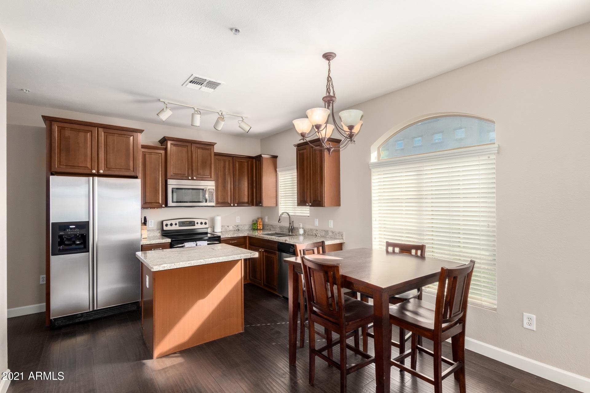 2401 E RIO SALADO Parkway, 1140