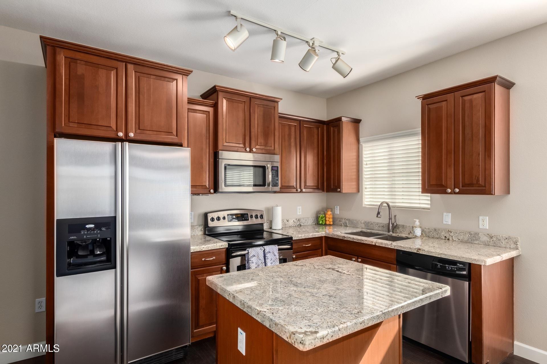 2401 E RIO SALADO Parkway, 1140