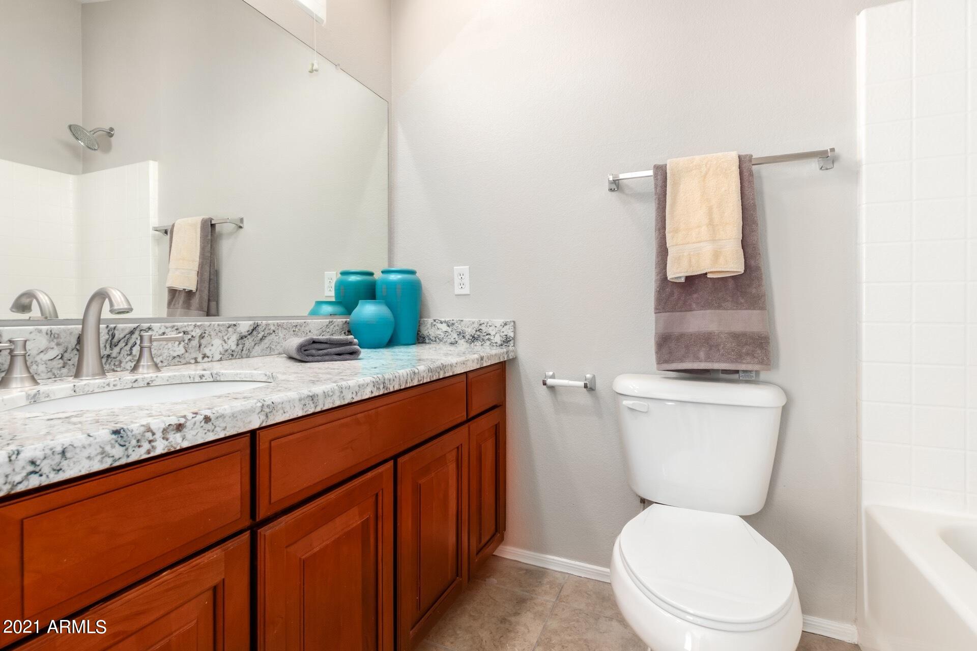 2401 E RIO SALADO Parkway, 1140