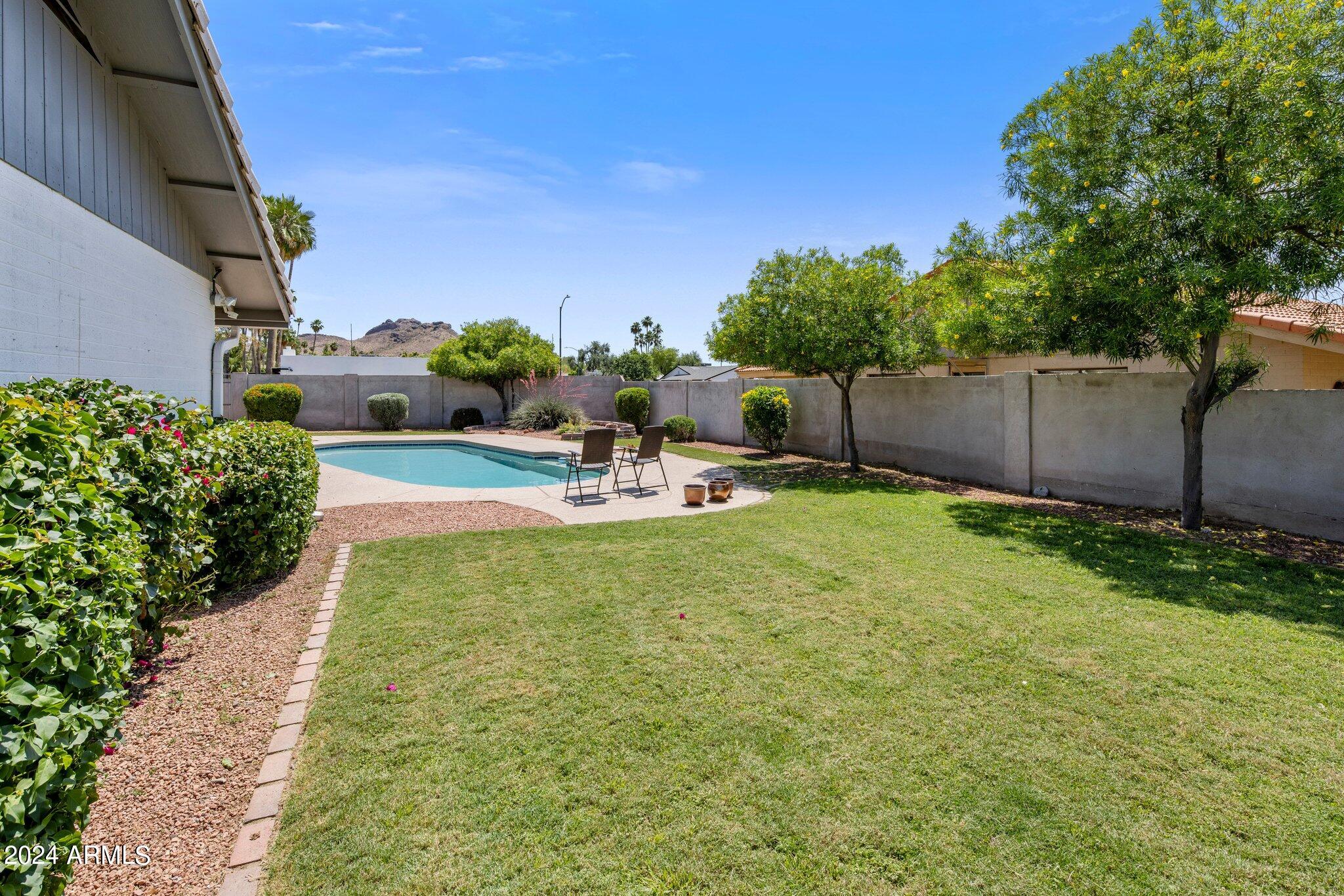219 E ACAPULCO Lane