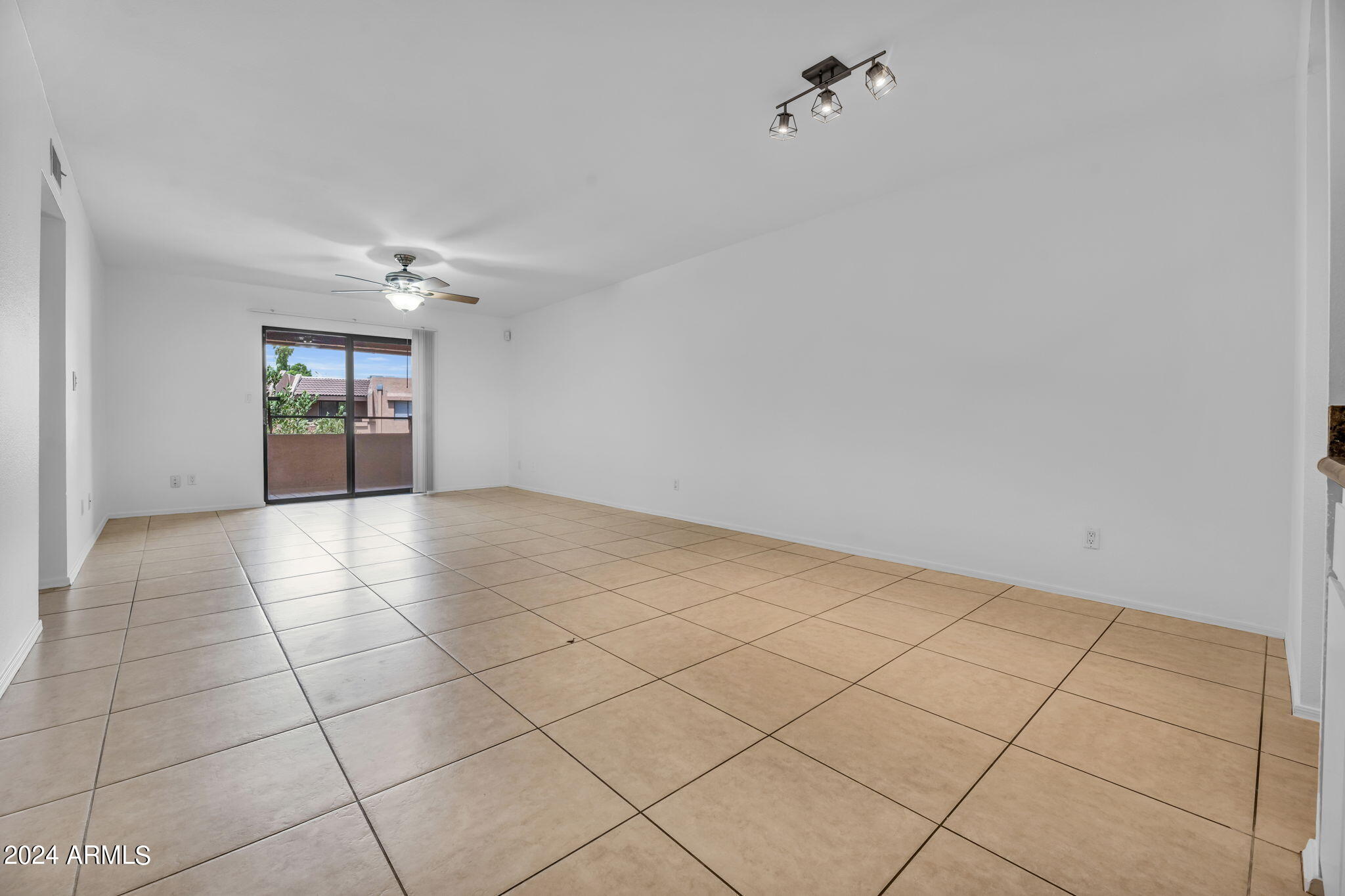 10828 N BILTMORE Drive 219