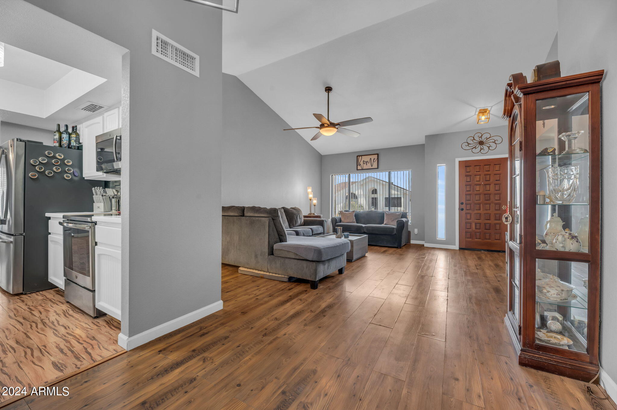 3329 E TOPEKA Drive