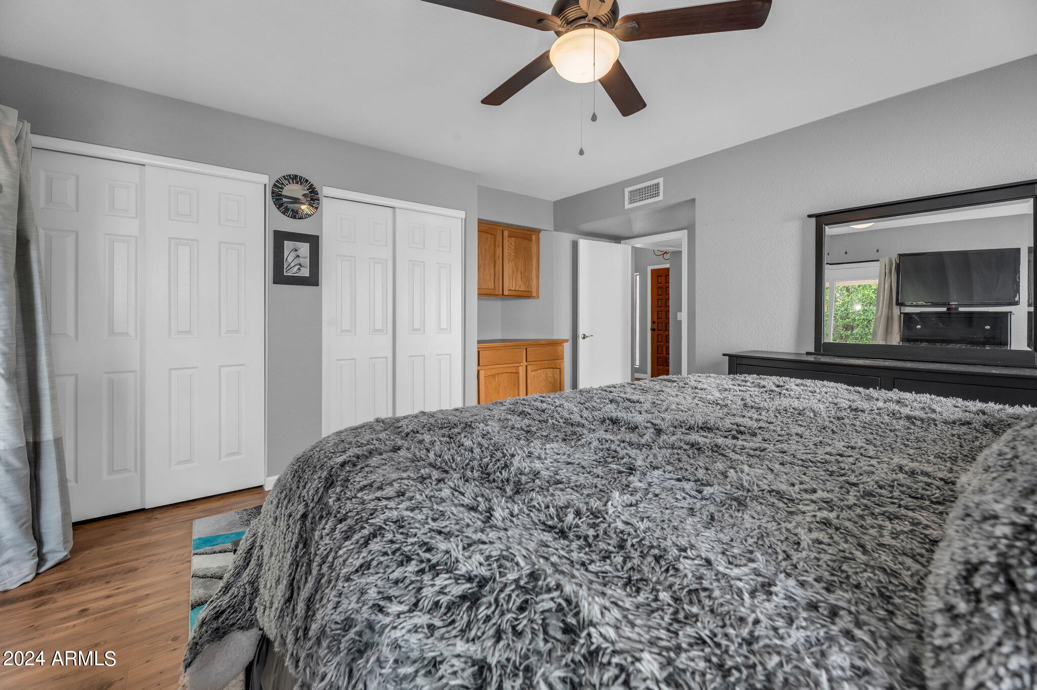 3329 E TOPEKA Drive