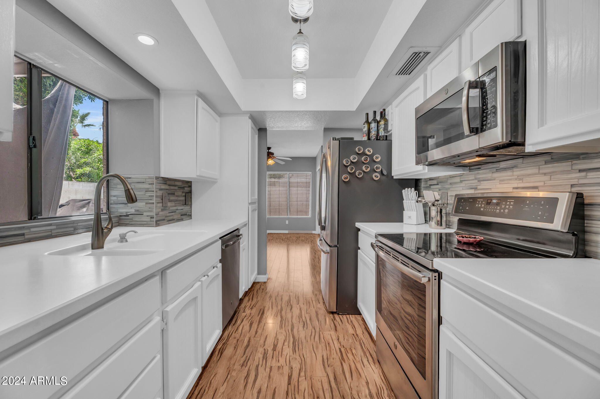 3329 E TOPEKA Drive