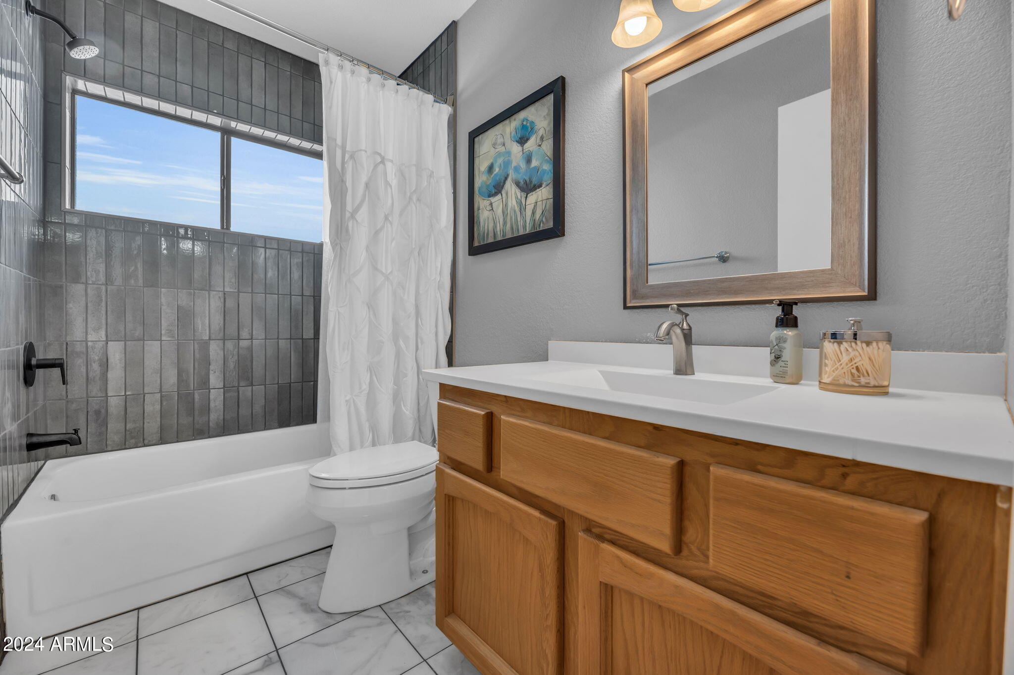 3329 E TOPEKA Drive