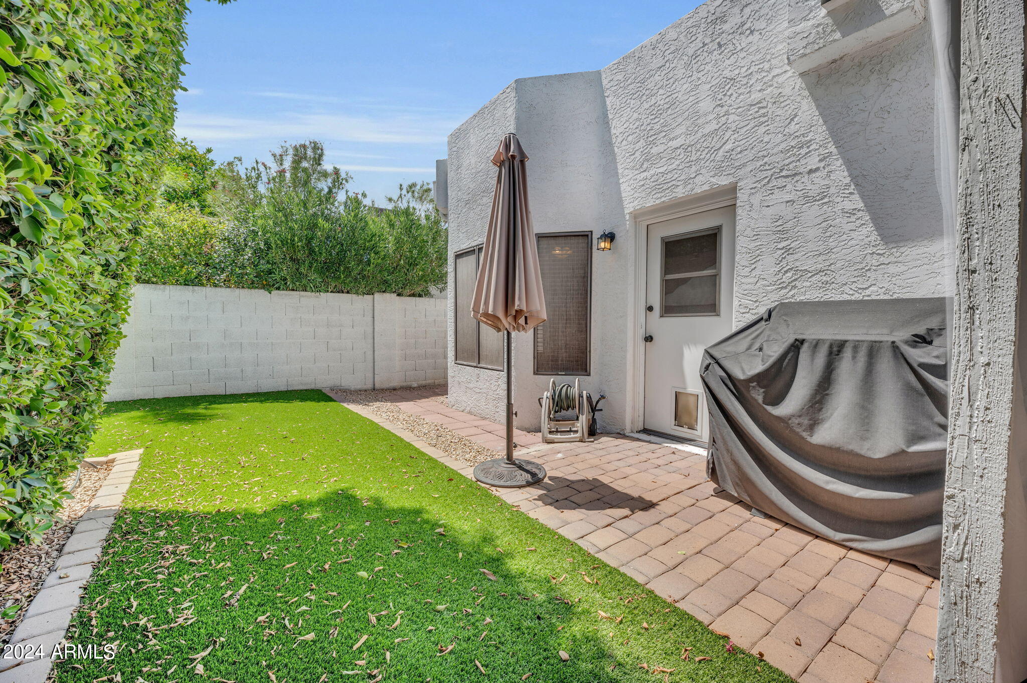 3329 E TOPEKA Drive