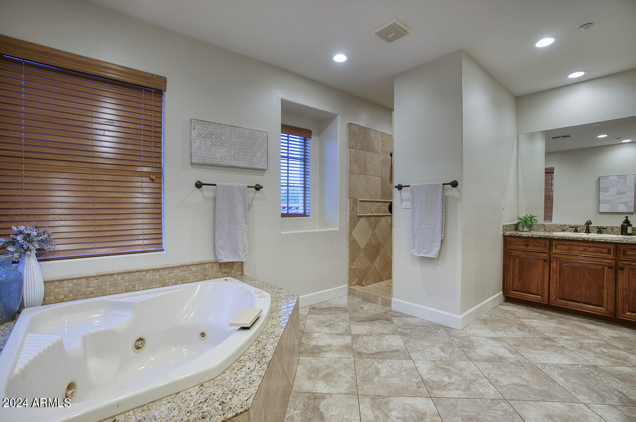 3955 E NAVIGATOR Lane