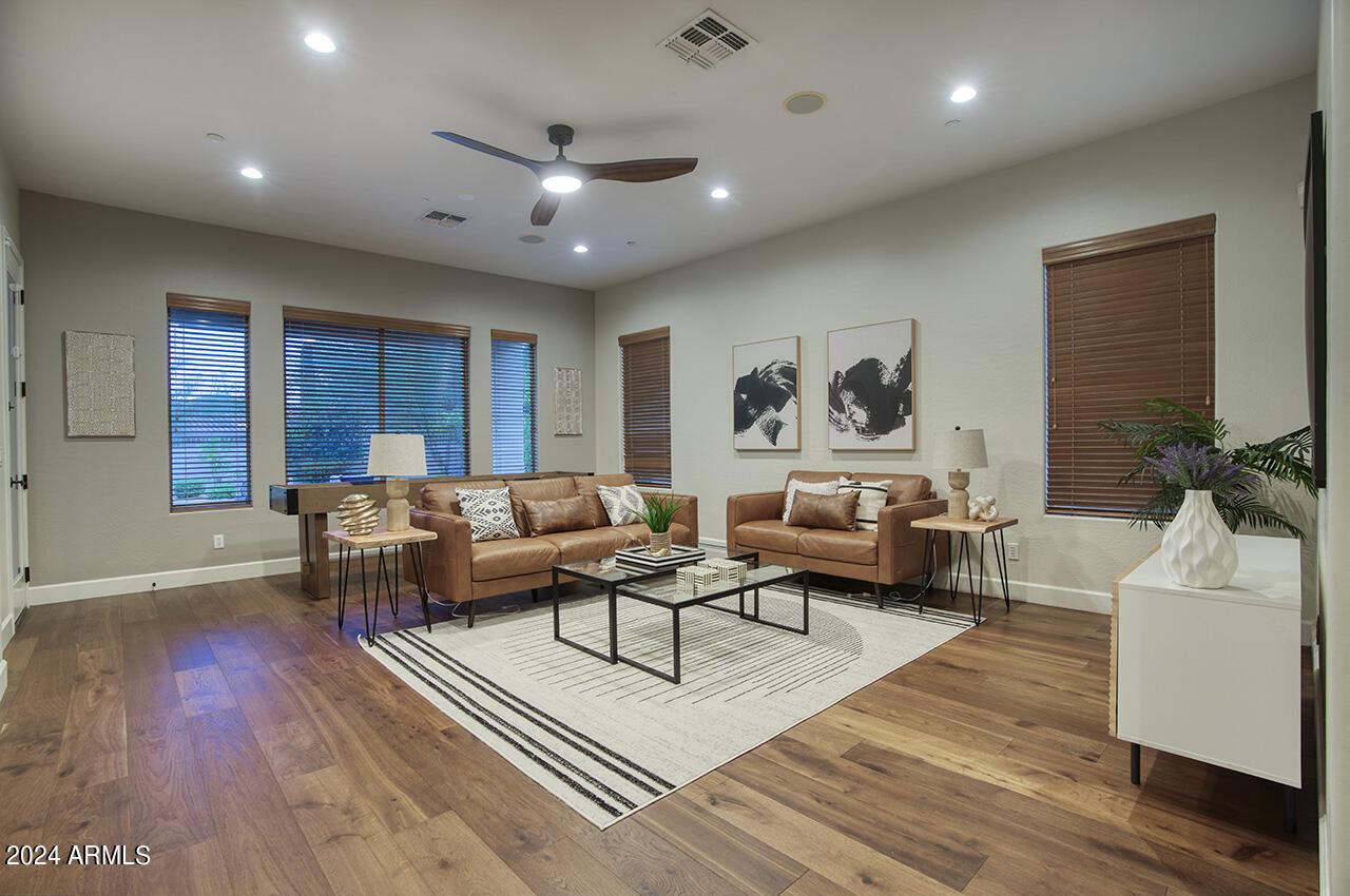 3955 E NAVIGATOR Lane