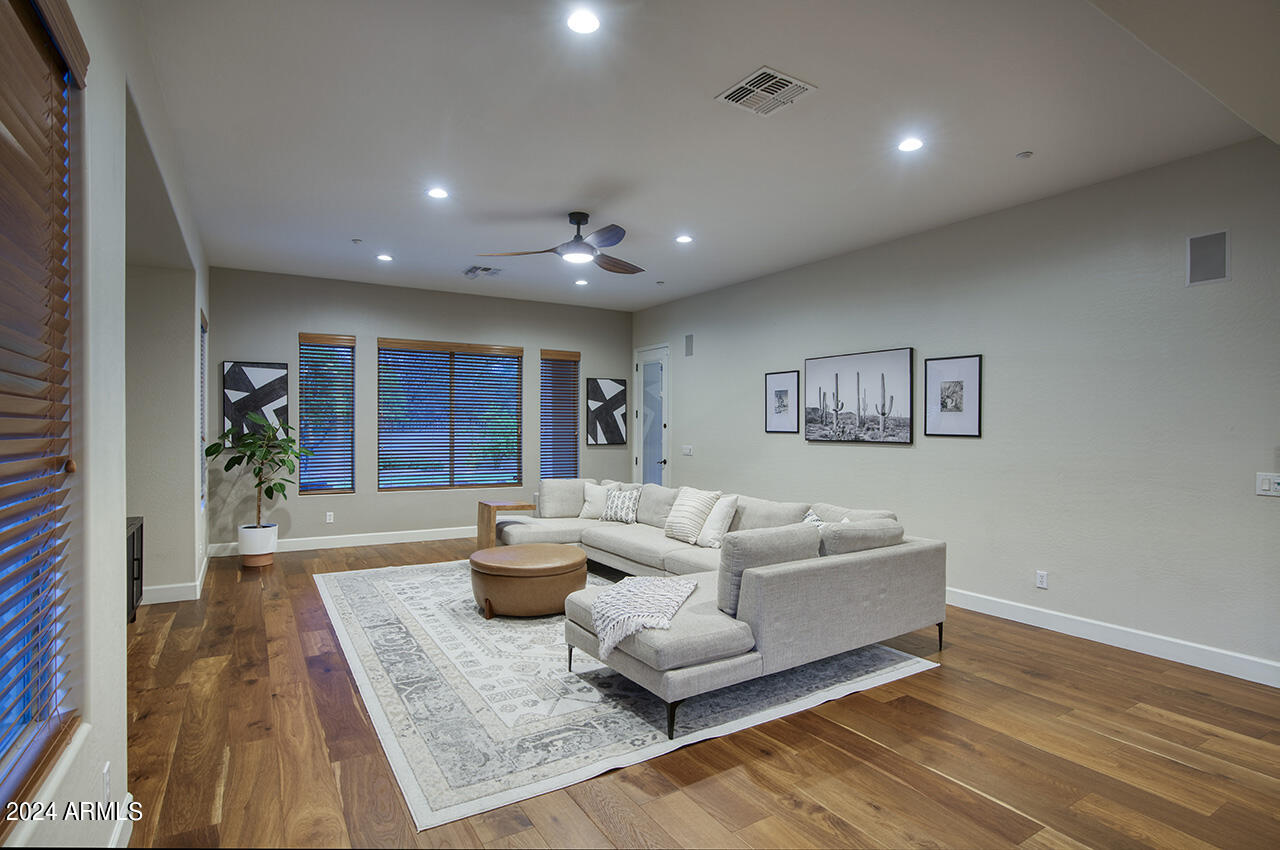 3955 E NAVIGATOR Lane