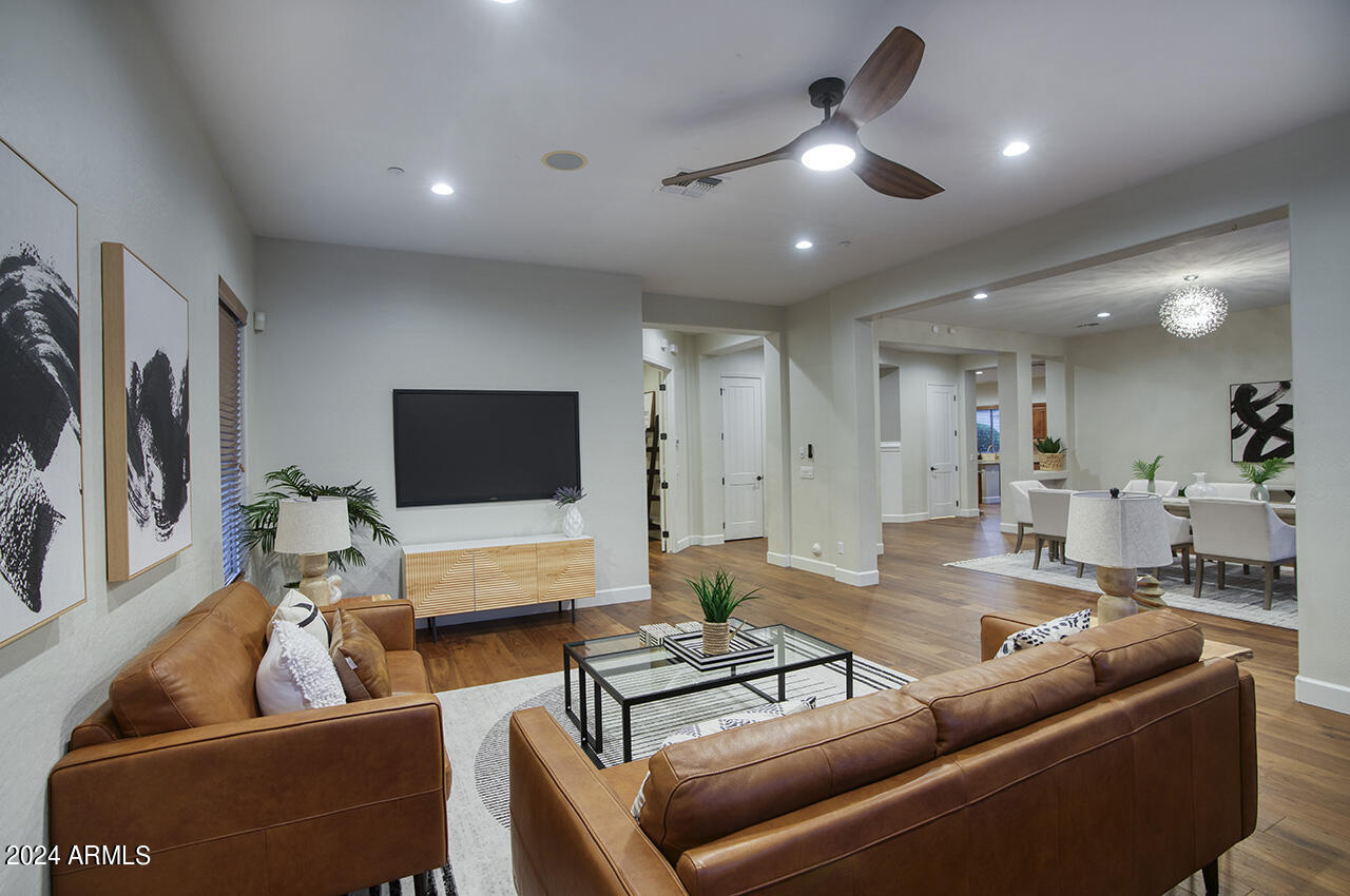 3955 E NAVIGATOR Lane