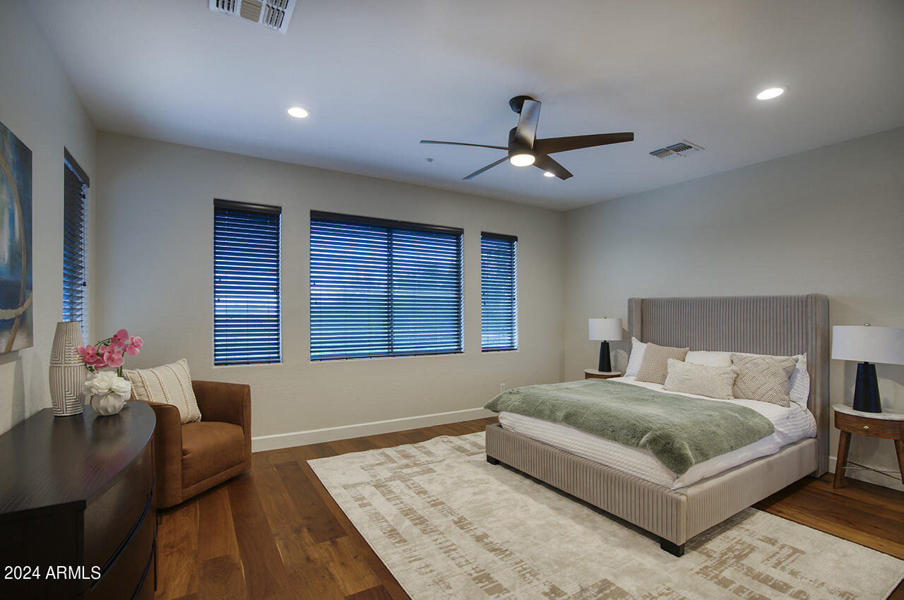 3955 E NAVIGATOR Lane