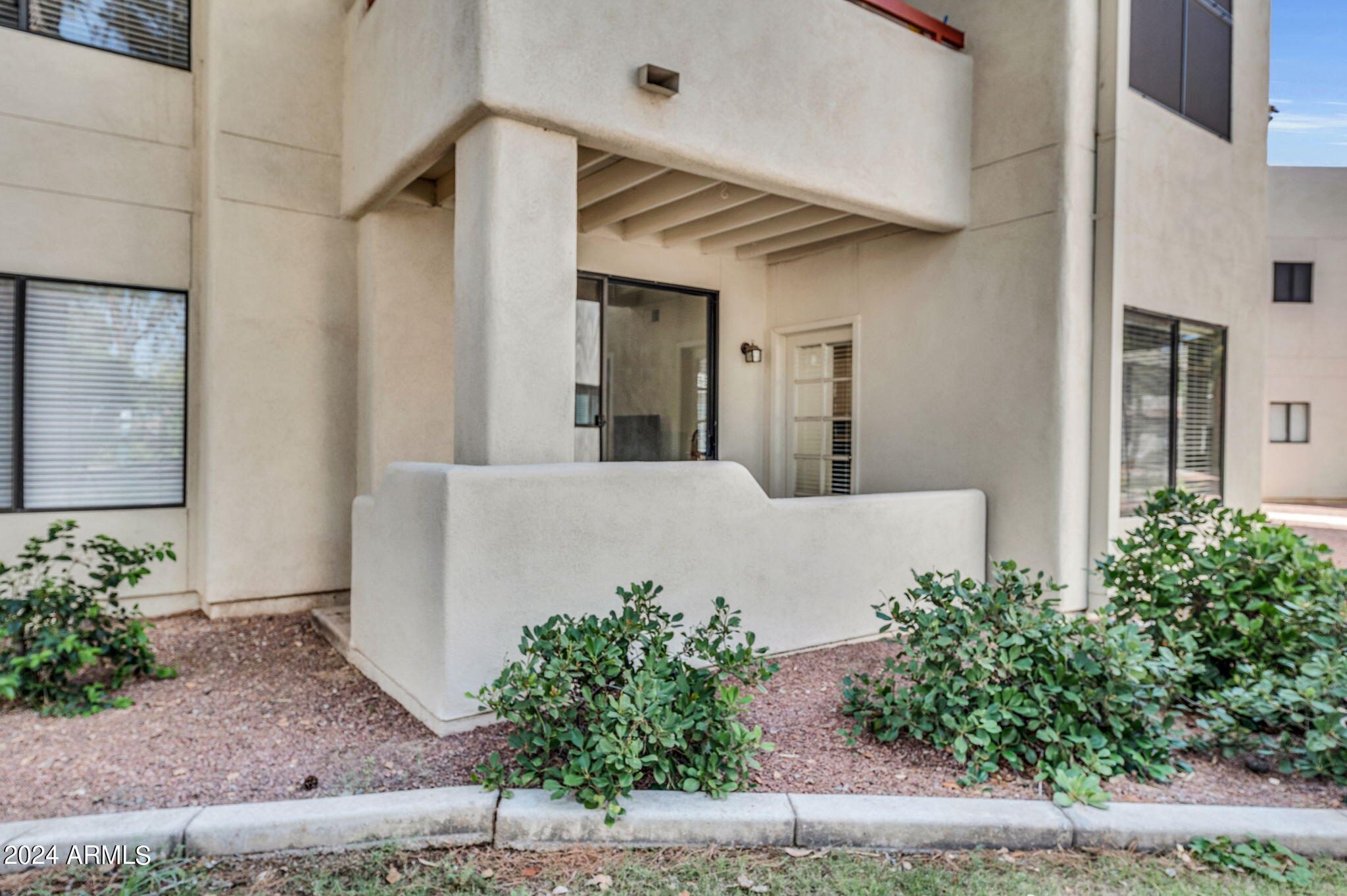 750 E NORTHERN Avenue, 1057