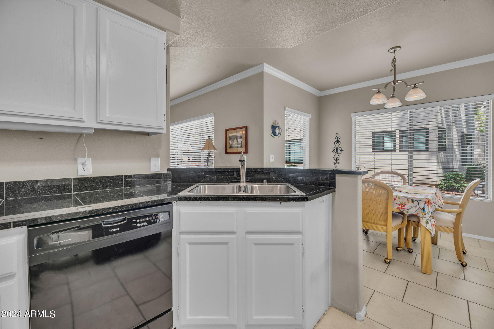 750 E NORTHERN Avenue, 1057