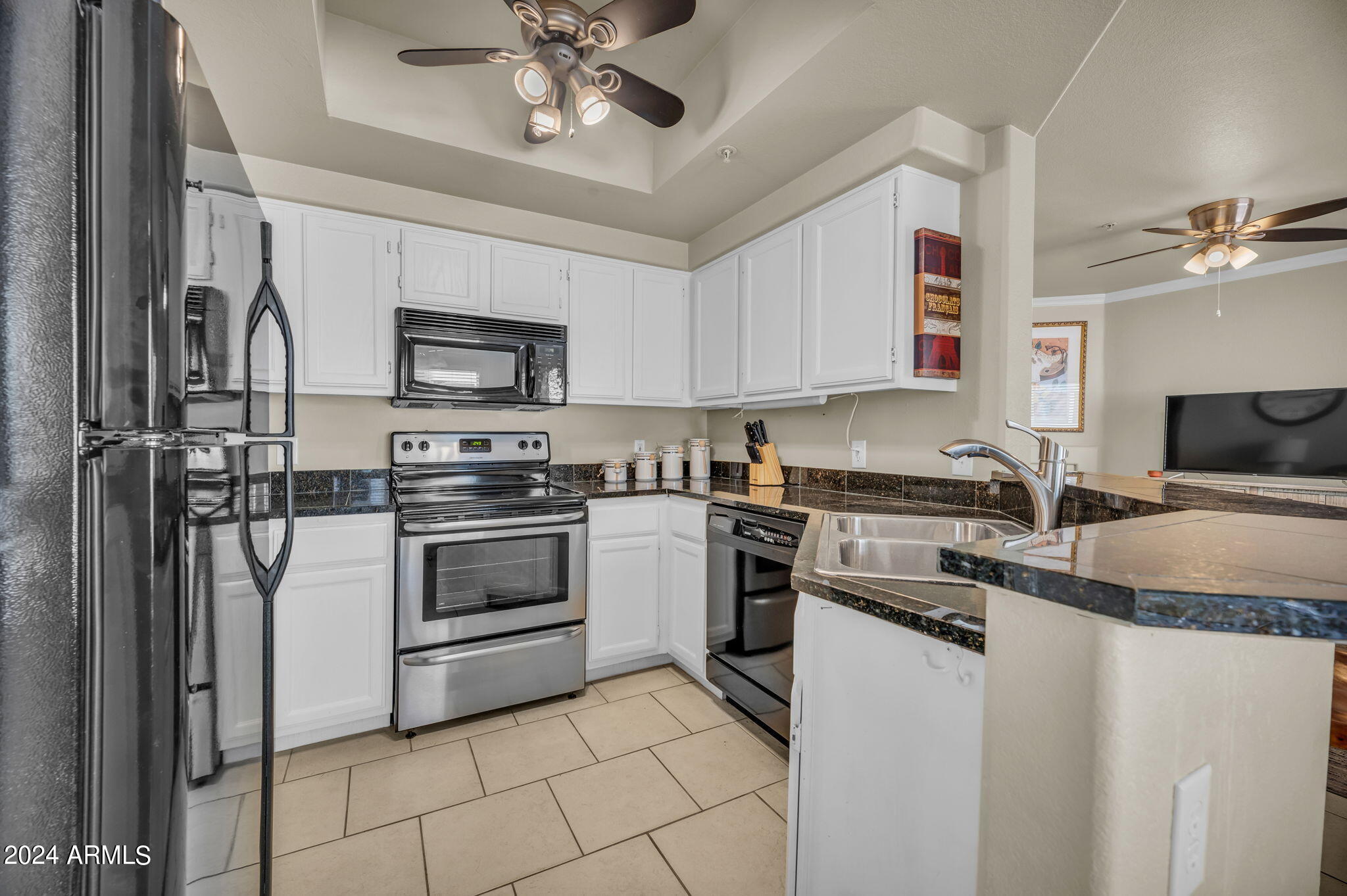 750 E NORTHERN Avenue, 1057