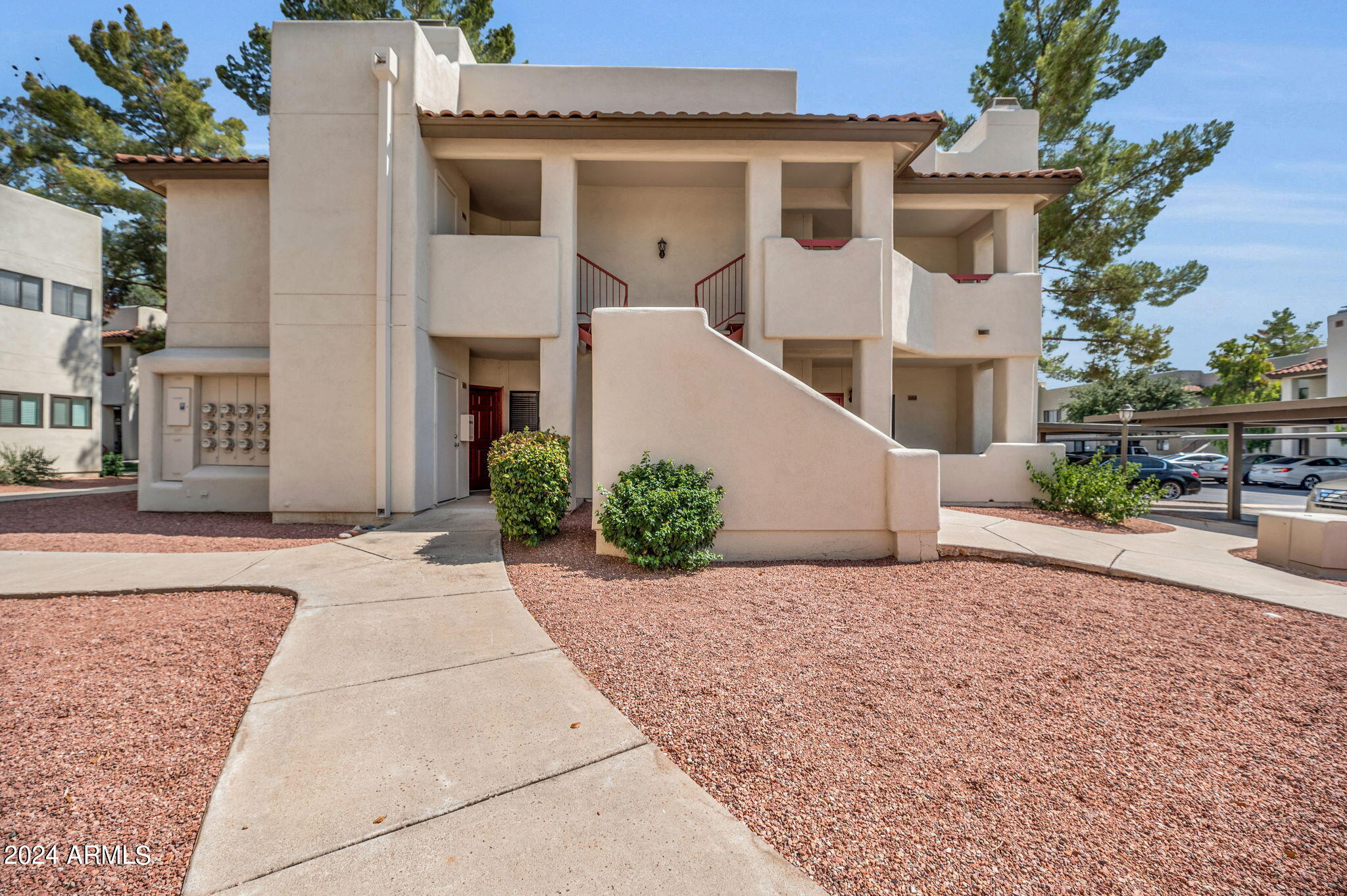 750 E NORTHERN Avenue, 1057