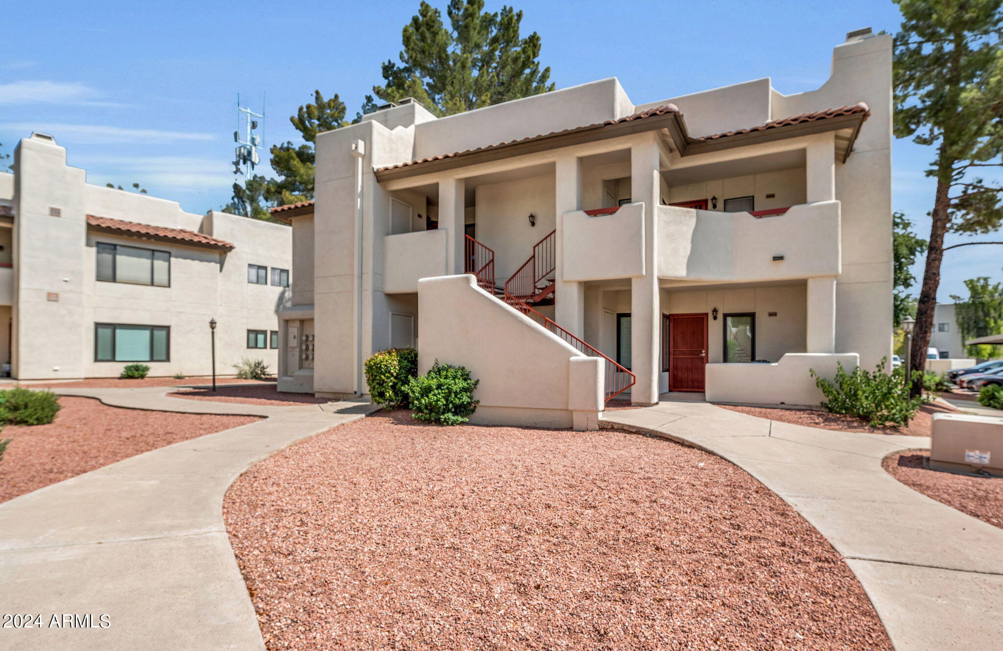 750 E NORTHERN Avenue, 1057