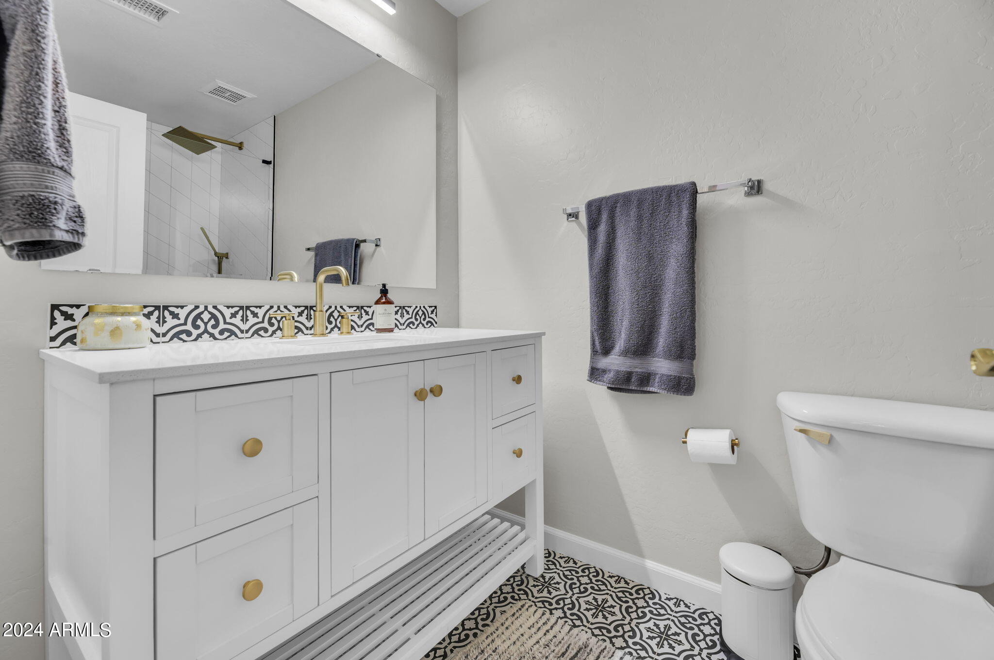 2019 E CAMPBELL Avenue, 115